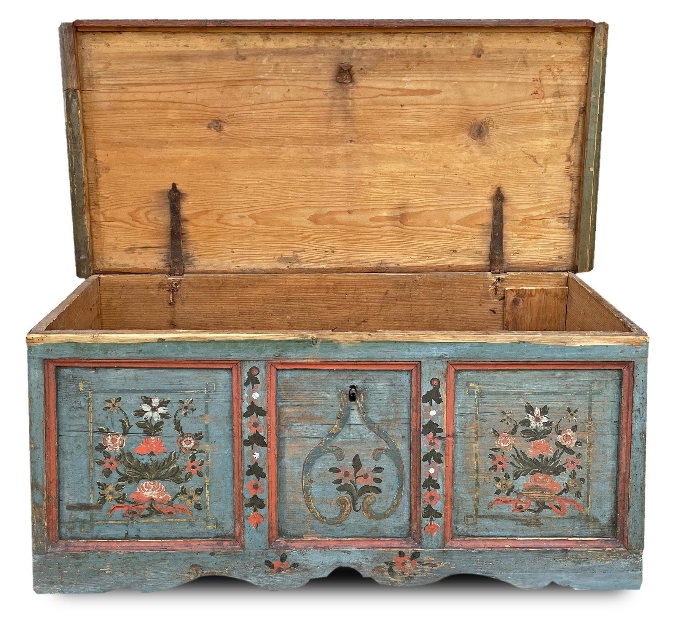 Fir Early 19th Century Blue Floral Panted Blanket Chest For Sale