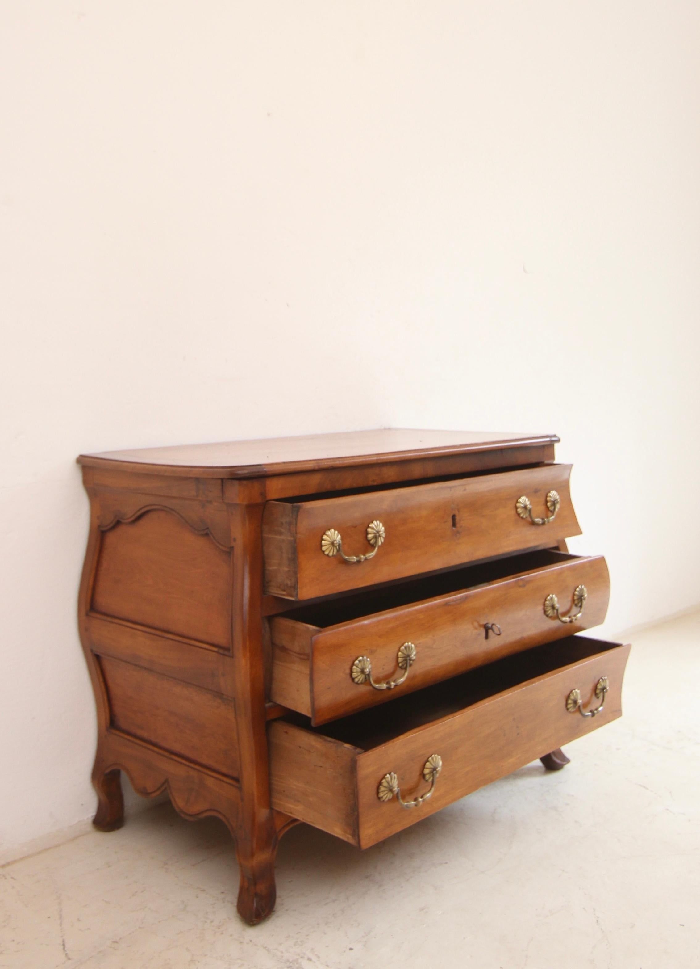 Cassettiera a bombe del primo Ottocento in vendita 7