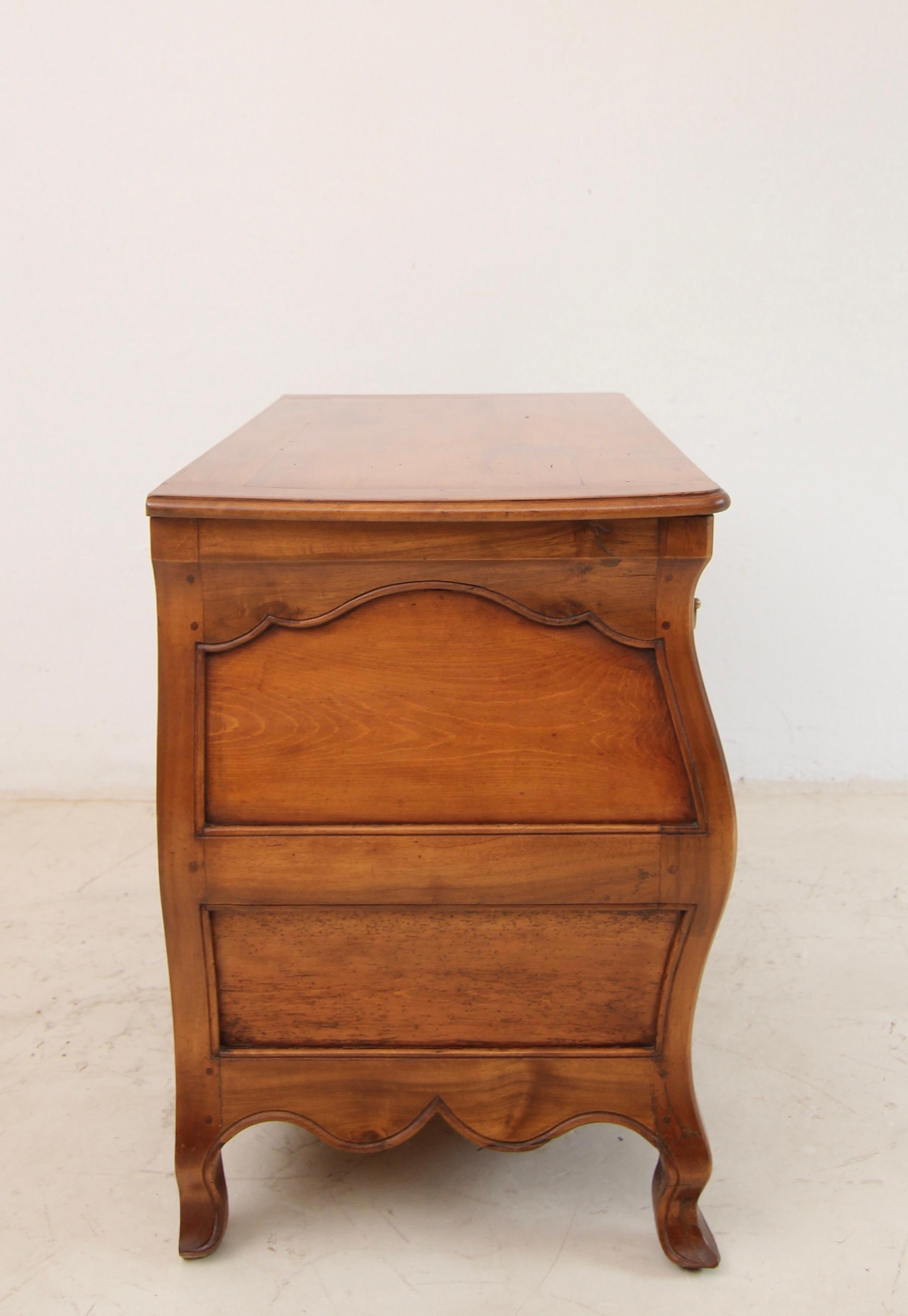 Cassettiera a bombe del primo Ottocento in vendita 11