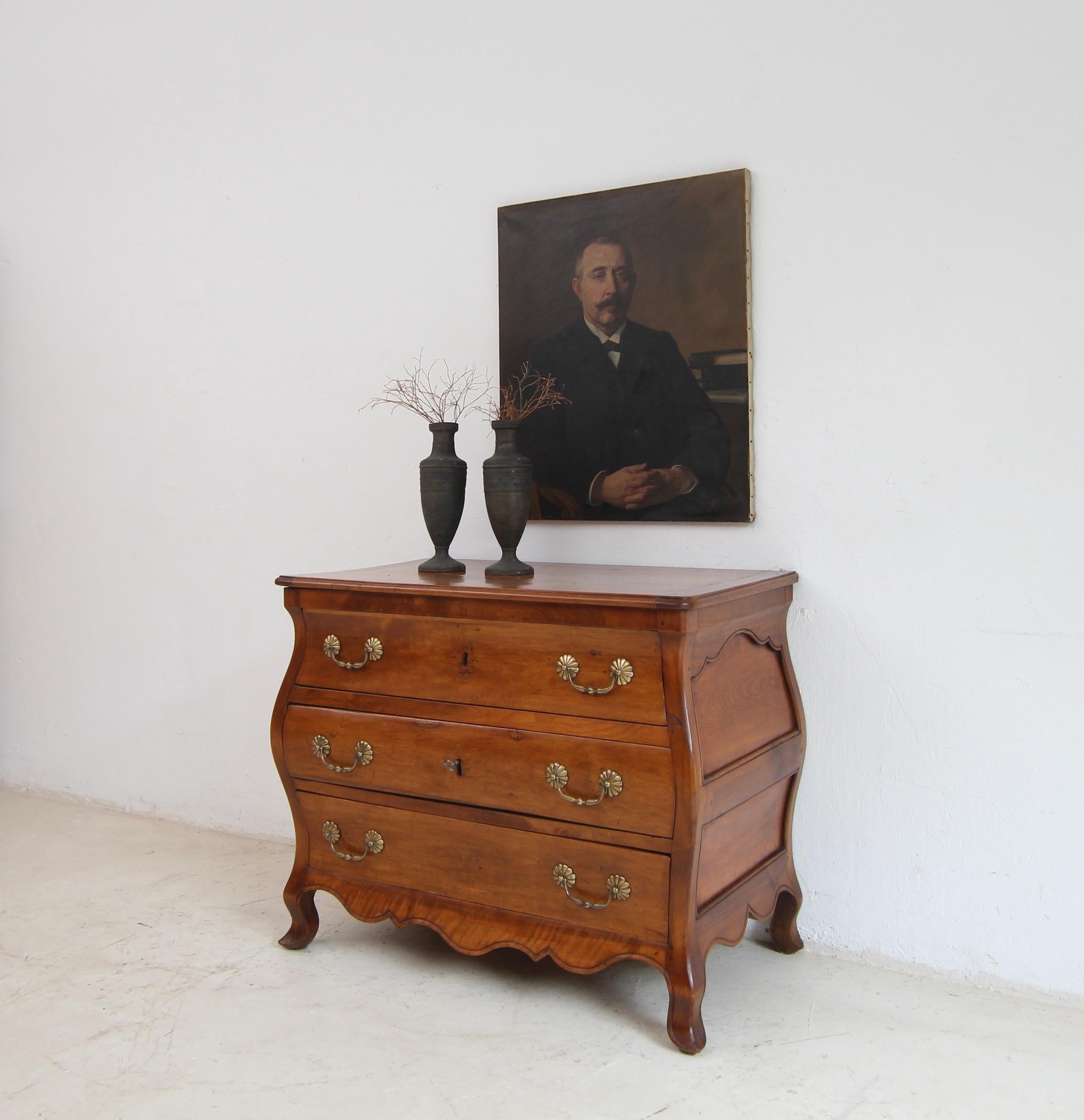 Cassettiera a bombe del primo Ottocento In condizioni buone in vendita a Dusseldorf, DE