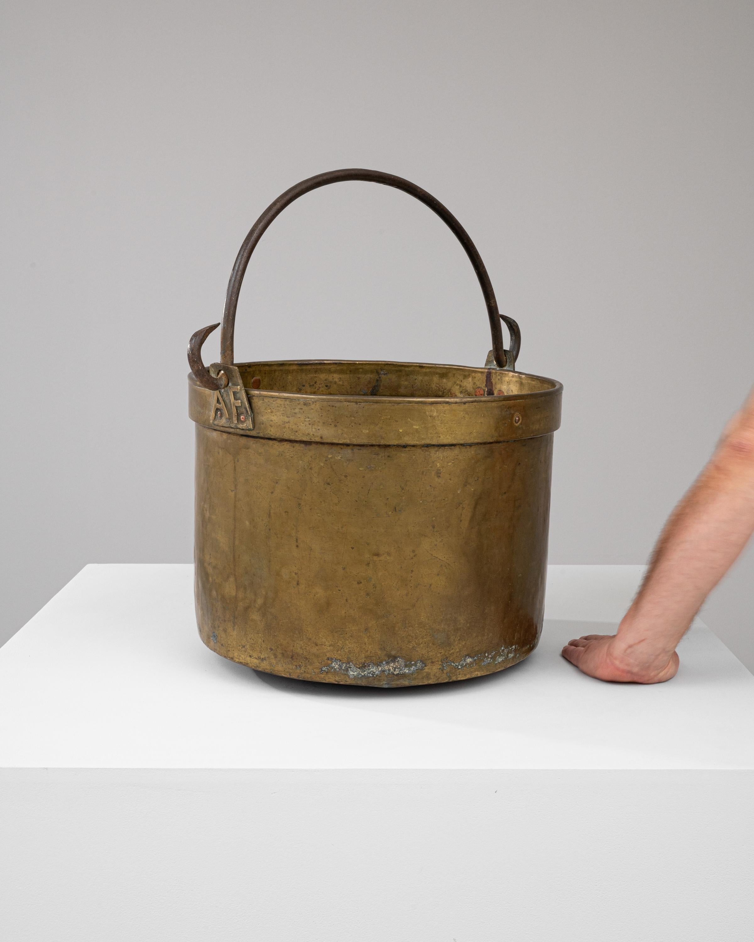 Early 19th Century Brass Bucket For Sale 1