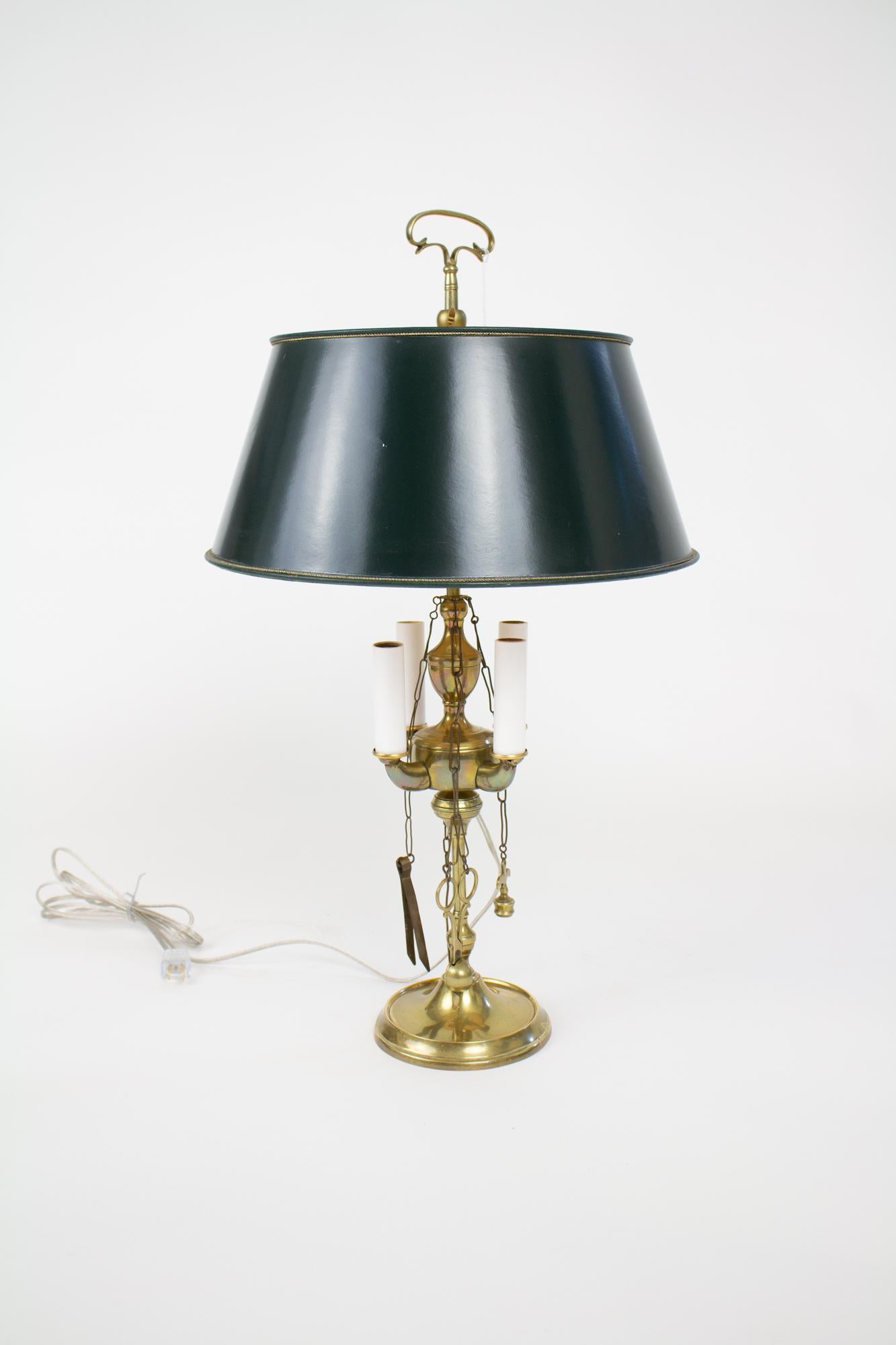 Américain Lampe à huile de baleine lucernoise électrifiée en laiton du début du 19e siècle en vente