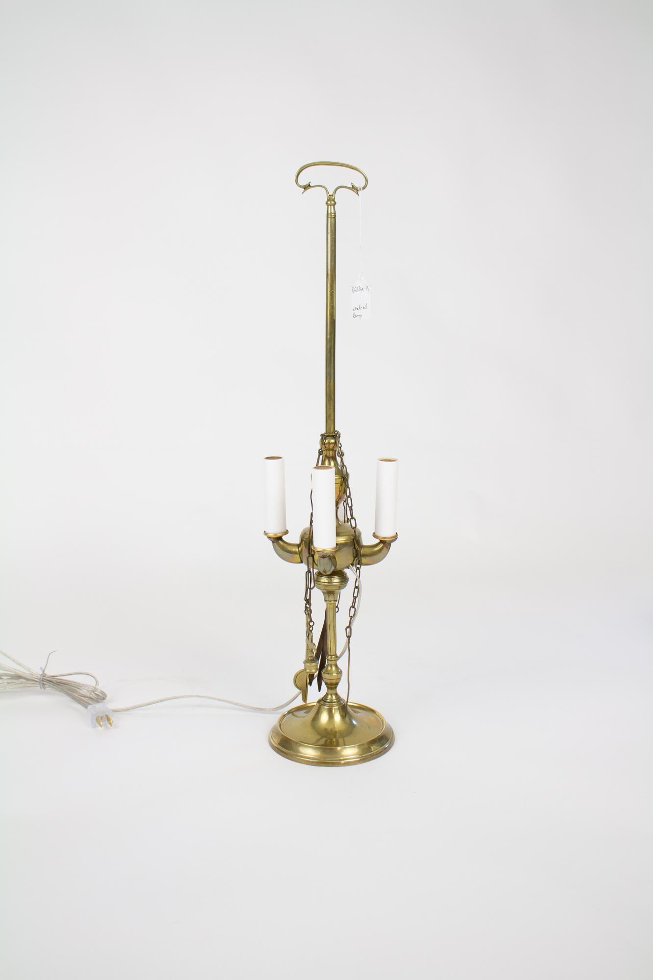 XIXe siècle Lampe à huile de baleine lucernoise électrifiée en laiton du début du 19e siècle en vente