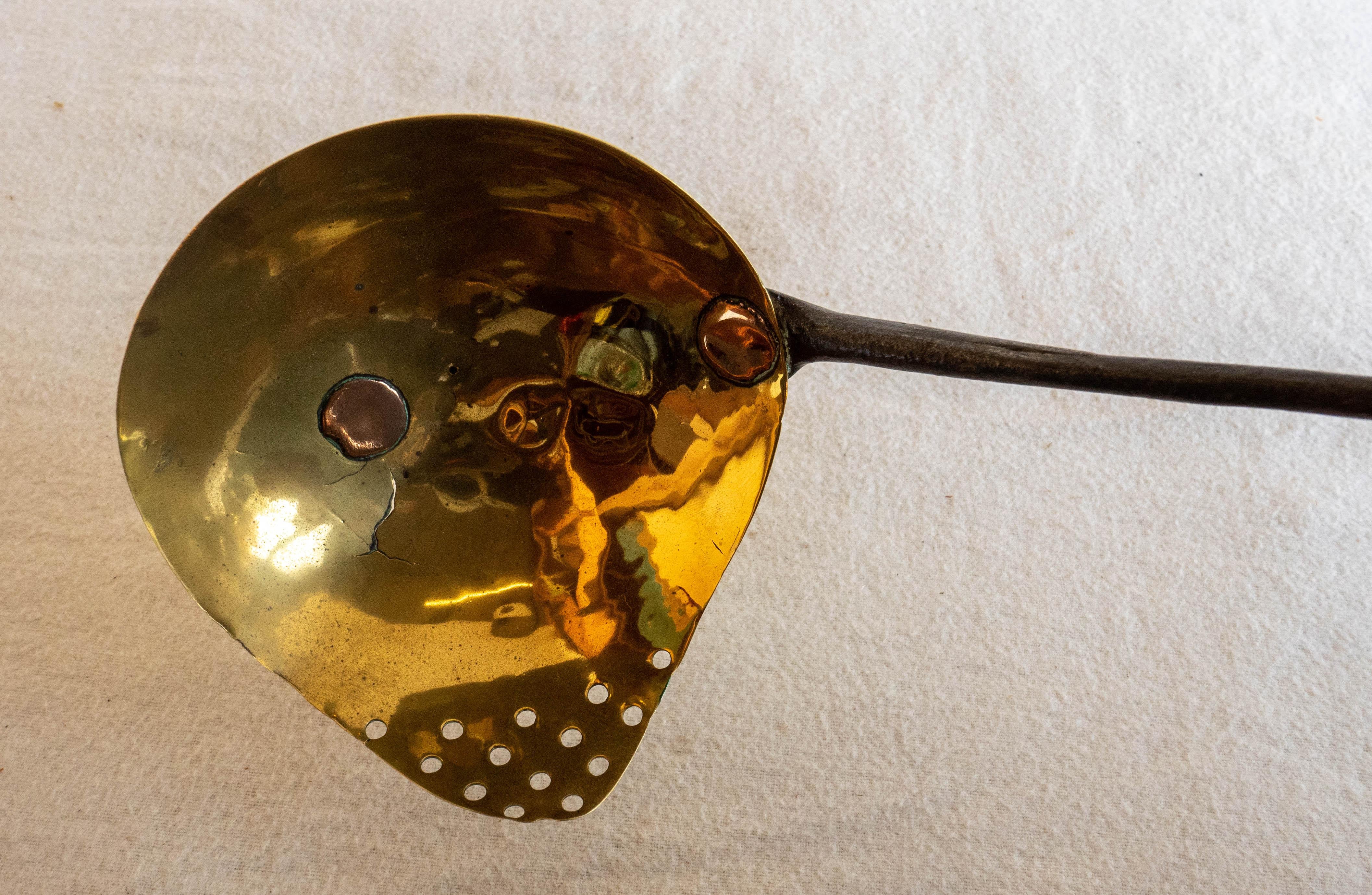 Early 19th Century Brass Ladle with Pierced Edge for Straining and Steel Handle For Sale 1