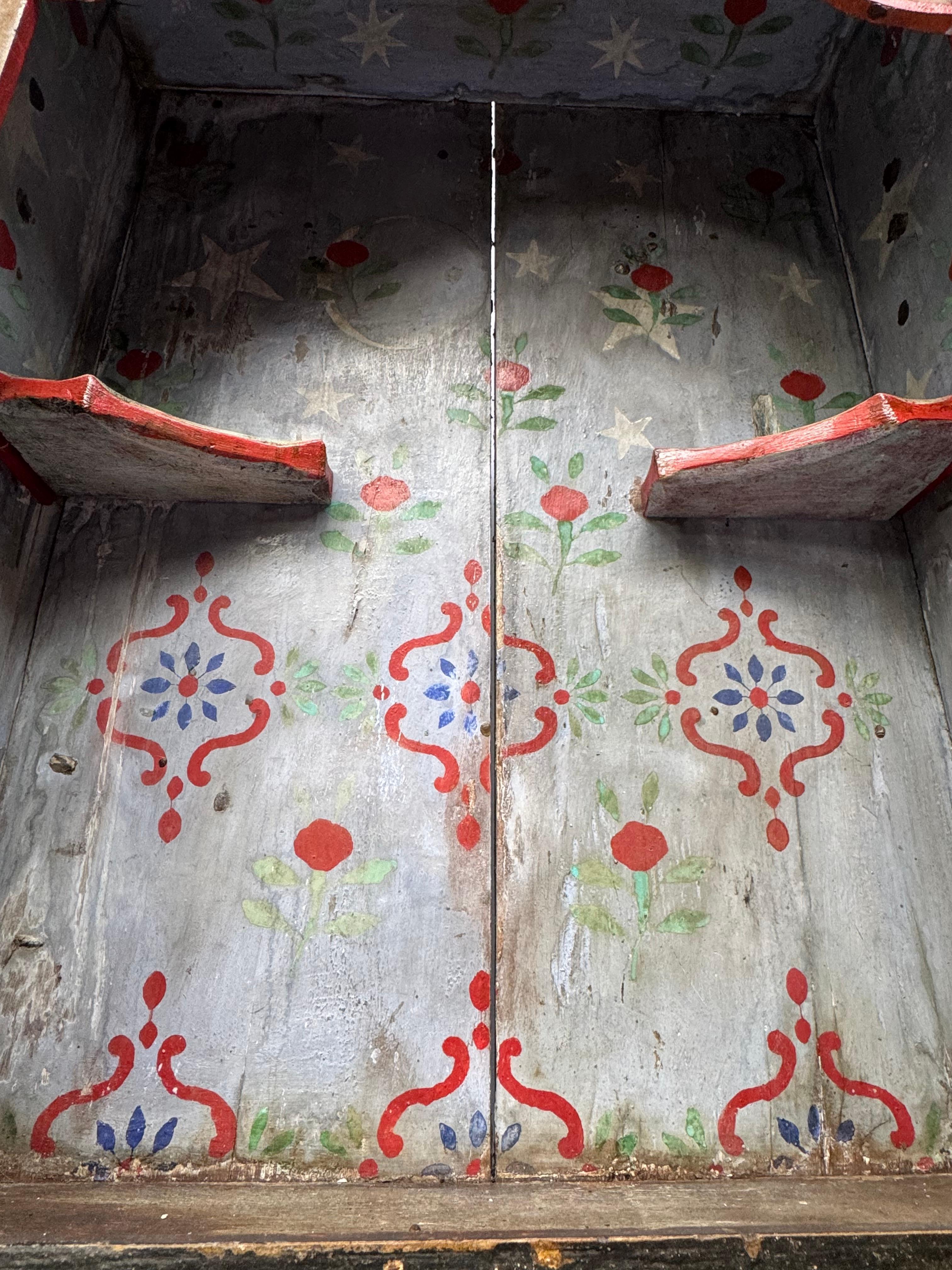 Autre Sanctuaire brésilien peint du début du 19e siècle Minas Gerais en vente