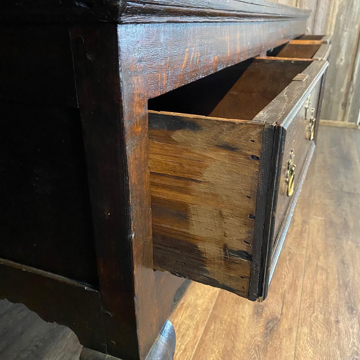 Credenza con base a cassettone in Oak British II dell'inizio del XIX secolo in vendita 6