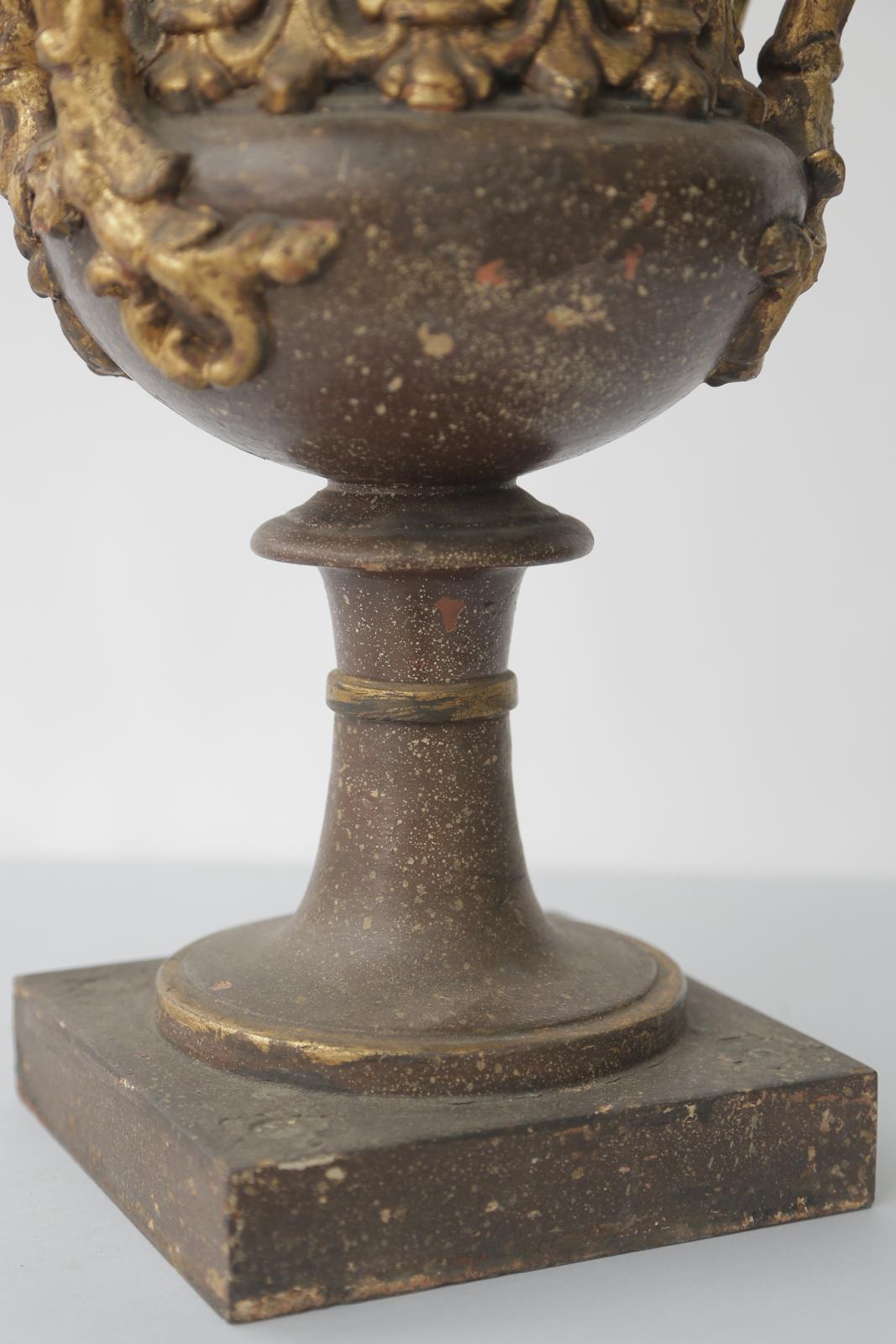 Early 19th Century Bronze Campana Urn For Sale 1