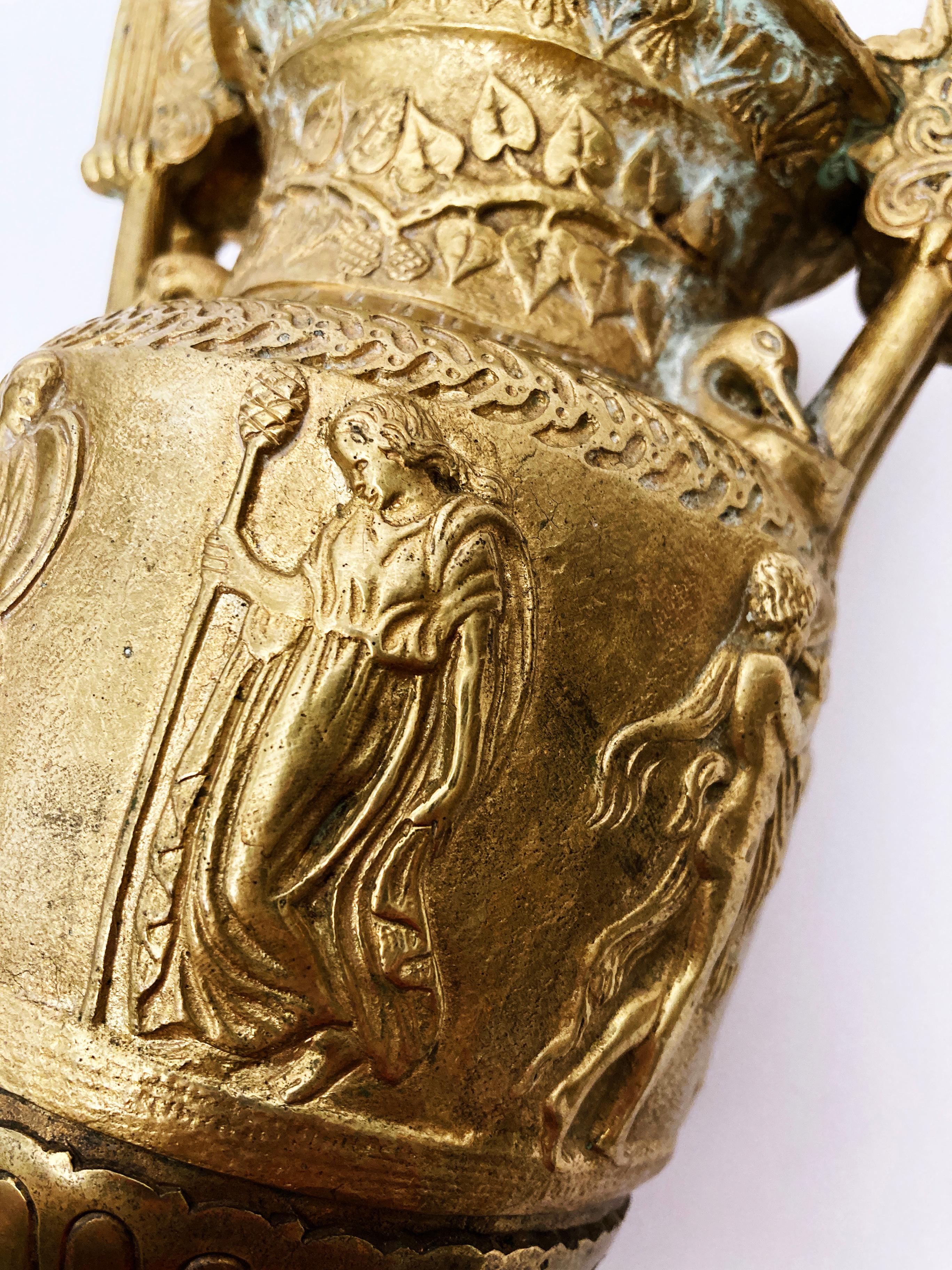 Bronze Paire d'urnes en bronze du Grand Tour de France du début du 19e siècle  en vente