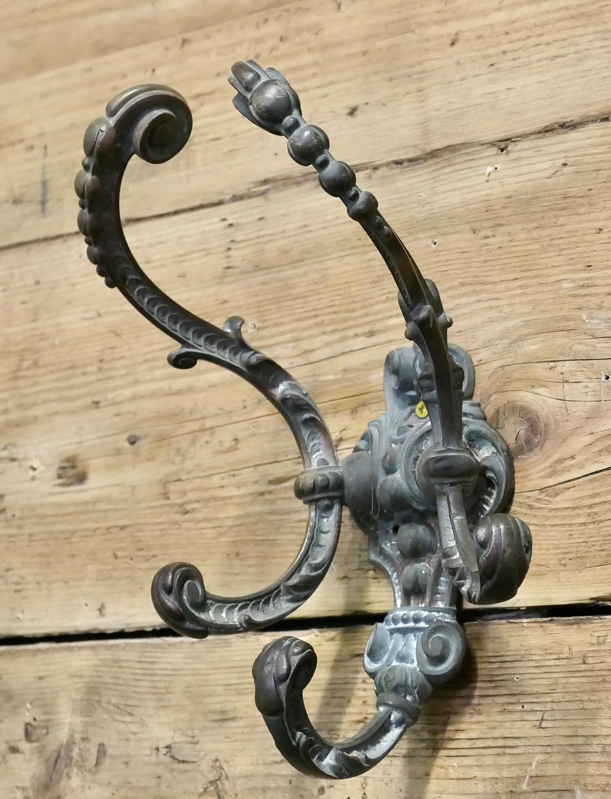 Early 19th Century Bronze Hat and Coat Hooks In Good Condition For Sale In Godshill, Isle of Wight