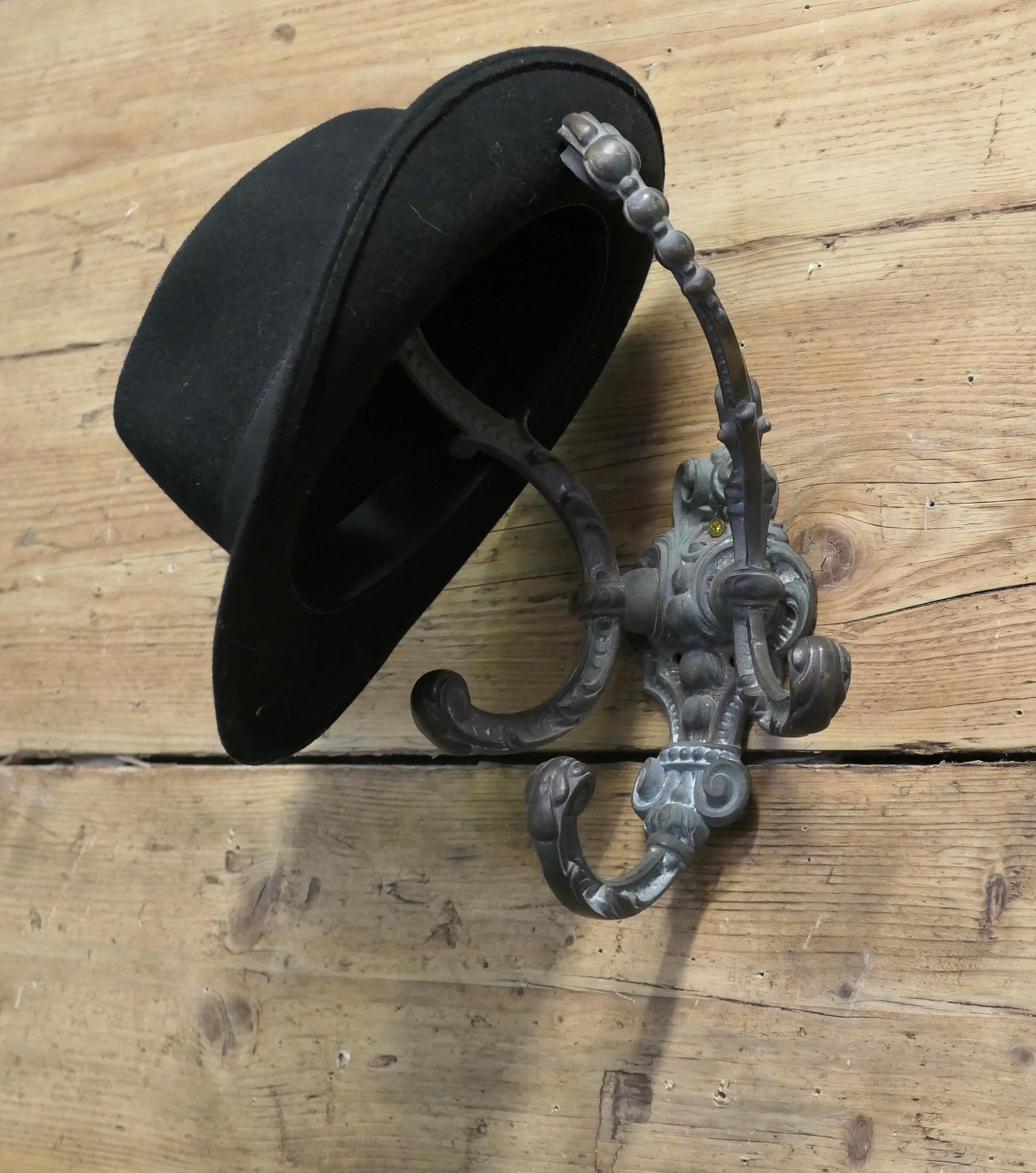 Early 19th Century Bronze Hat and Coat Hooks For Sale 2