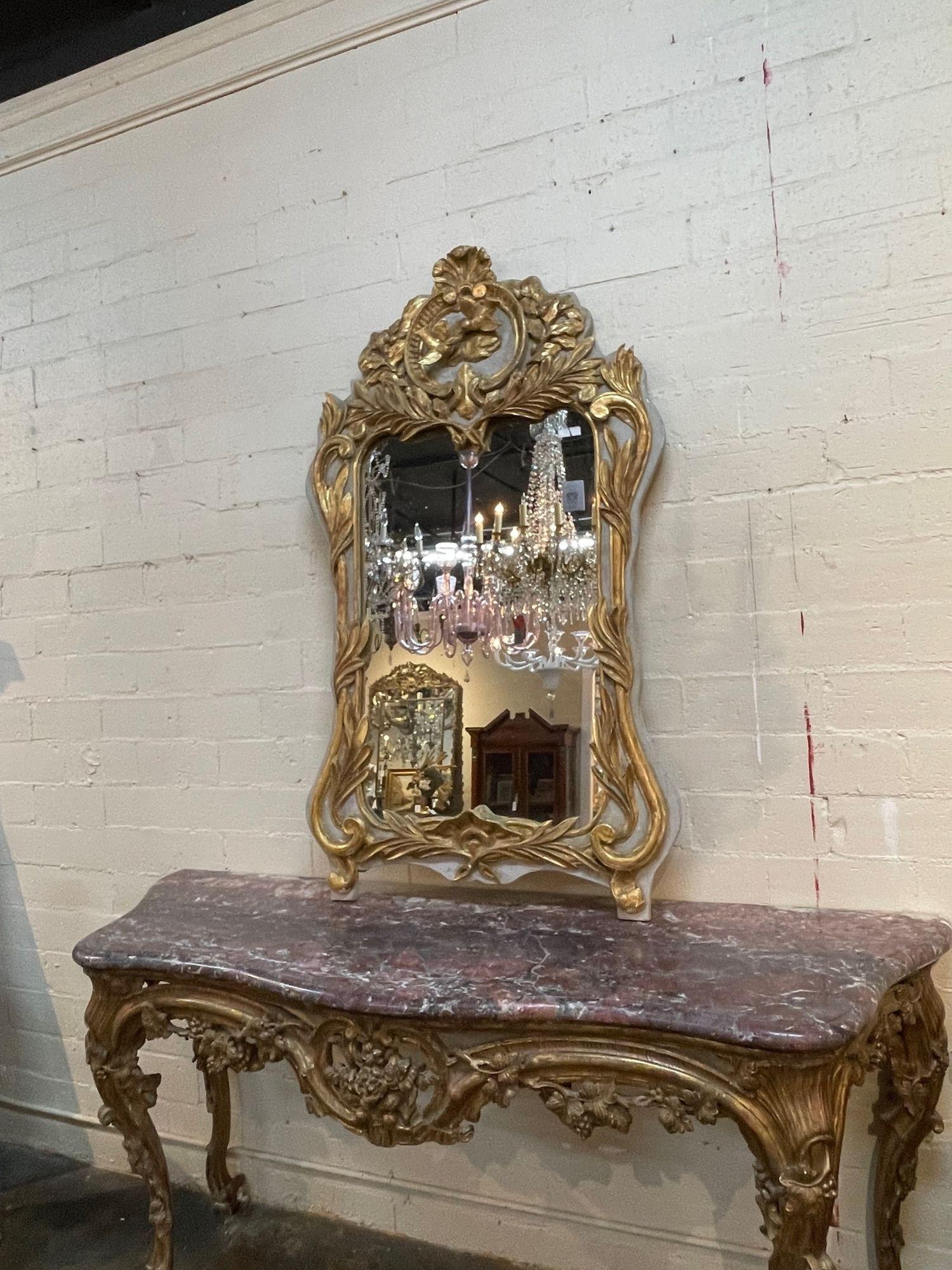Early 19th Century Carved and Giltwood Mirror For Sale 6