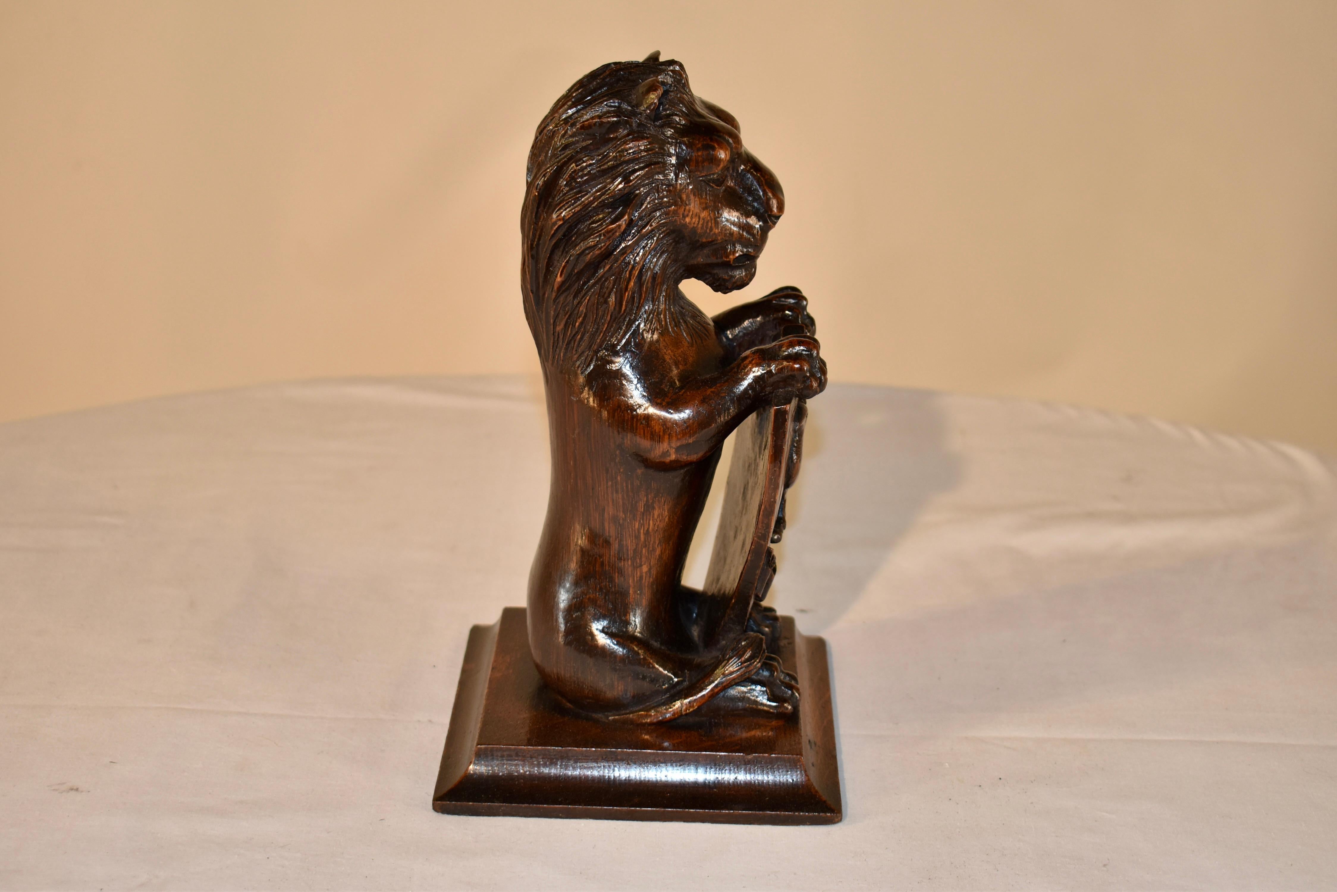 Oak Early 19th Century Carved Lion For Sale