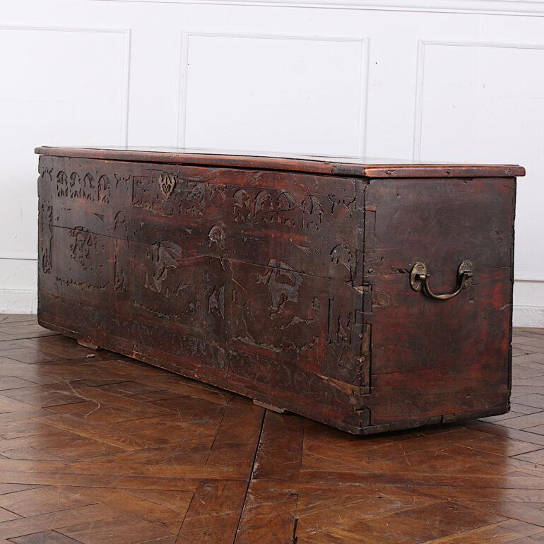 Early 19th Century Carved Walnut Coffer In Good Condition In Vancouver, British Columbia