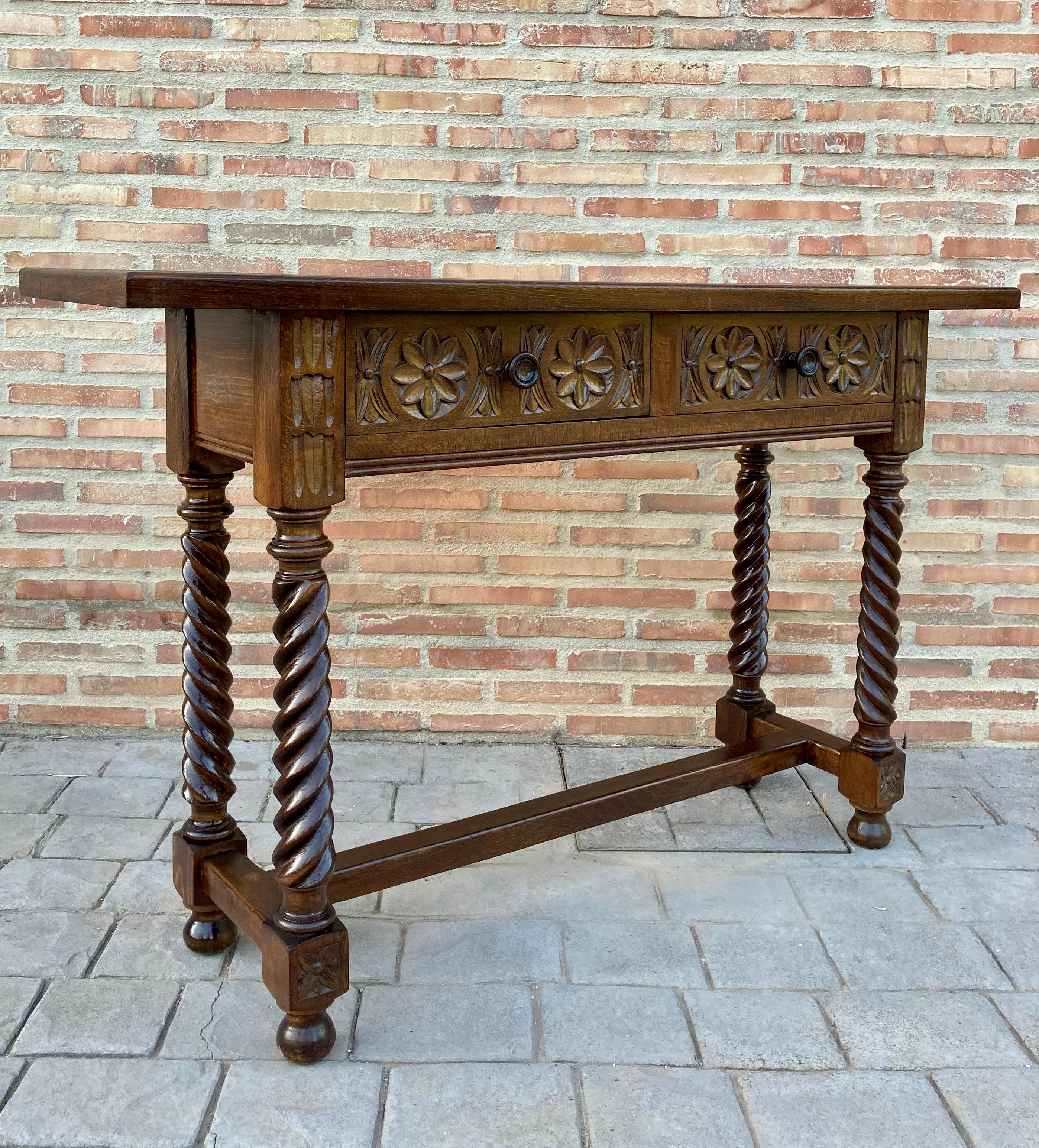 Early 19th Century Carved Walnut Wood Catalan Spanish Console Table In Good Condition In Miami, FL