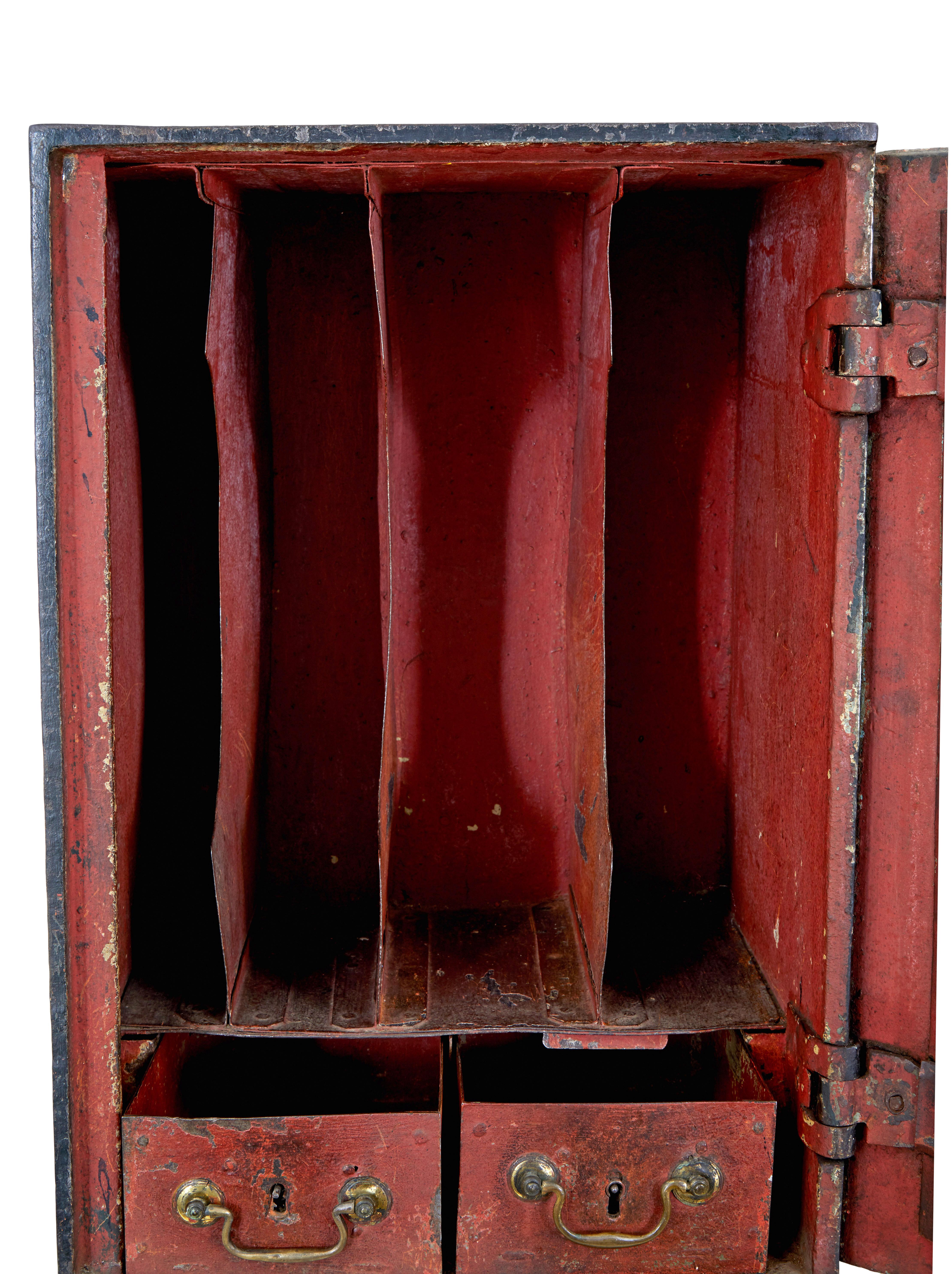 Early 19th Century Cast Iron Safe in Original Paint 1