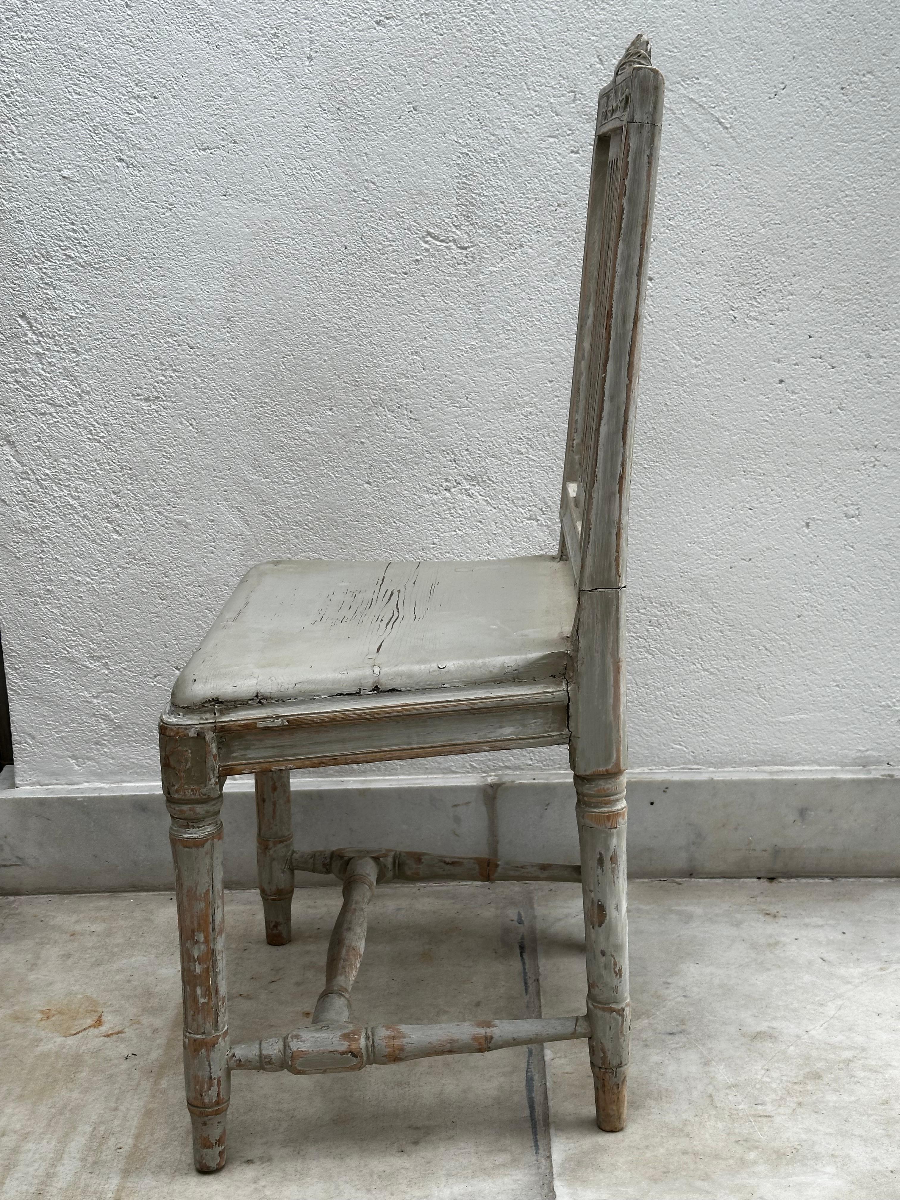 Early 19th Century chairs In Fair Condition For Sale In Stockholm, SE
