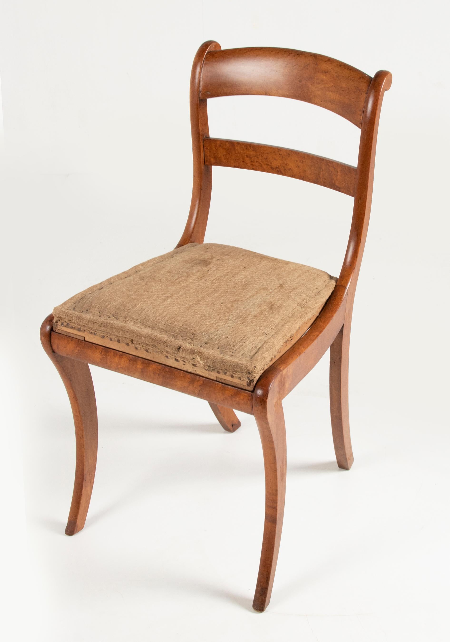 Early 19th Century Charles X Birds-Eye Maple Wood Dining Chairs For Sale 5