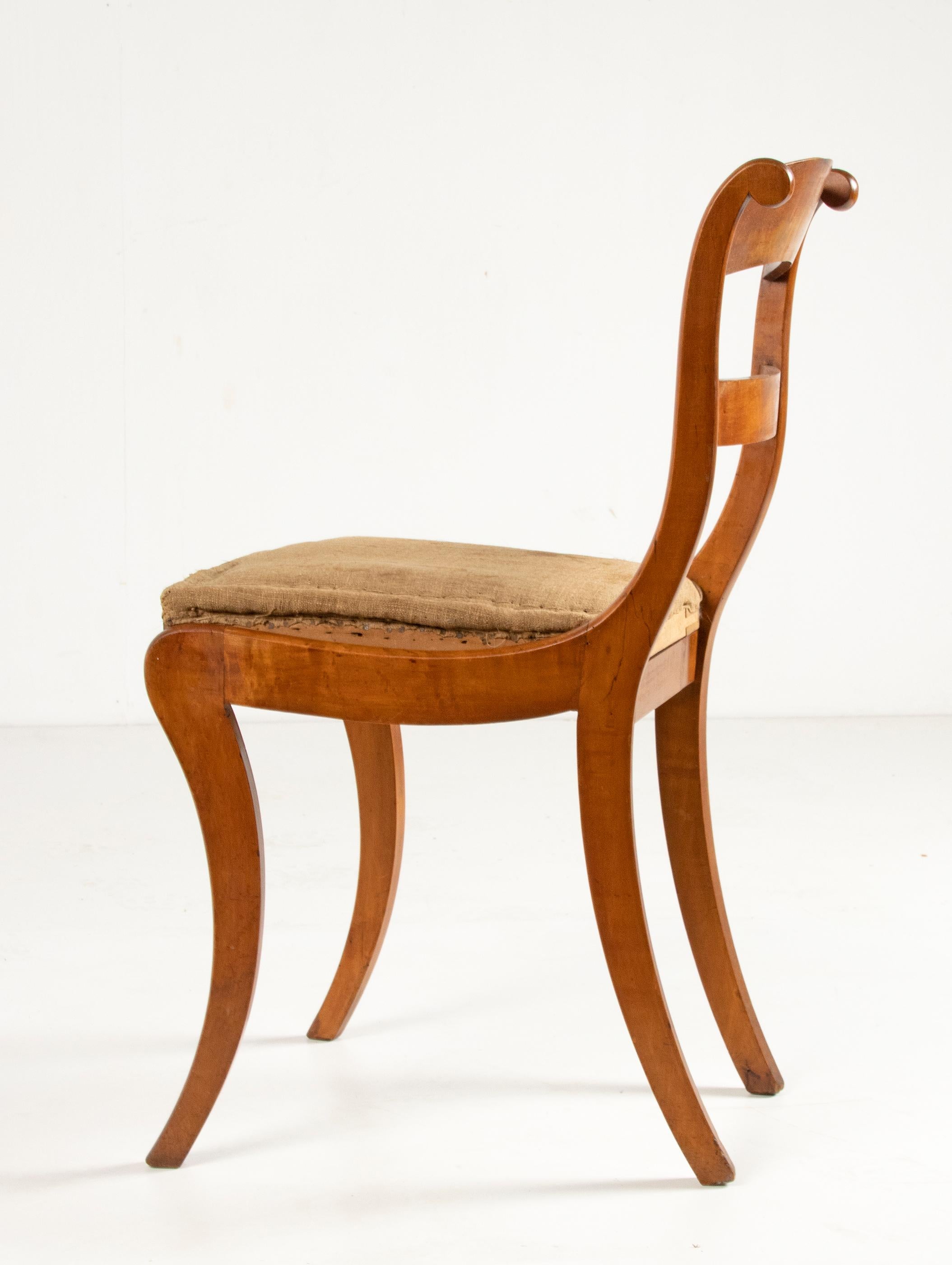 Early 19th Century Charles X Birds-Eye Maple Wood Dining Chairs For Sale 1