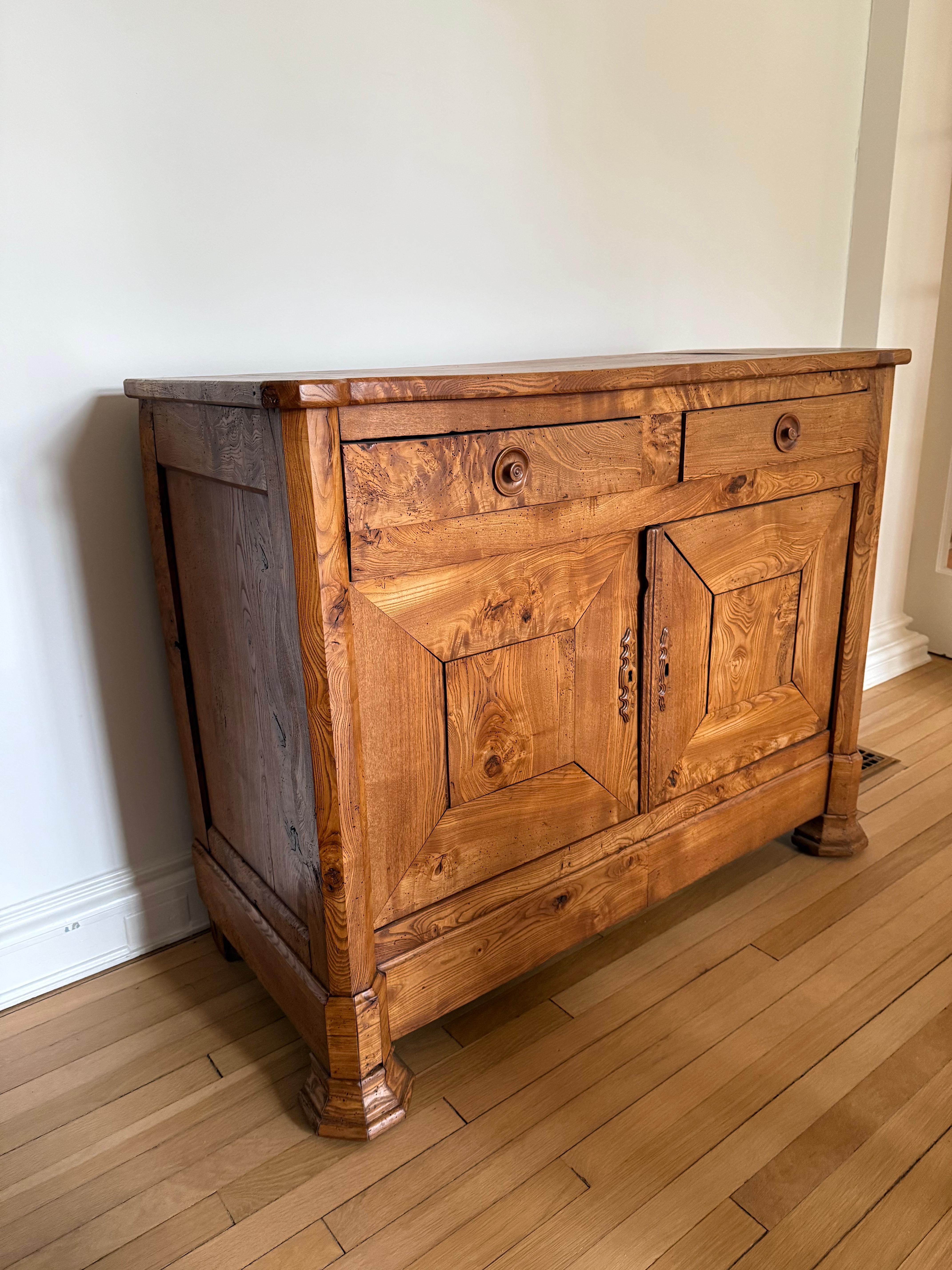 Hand-Carved Early 19th Century Charles X French Burr Elm Wood Buffett For Sale