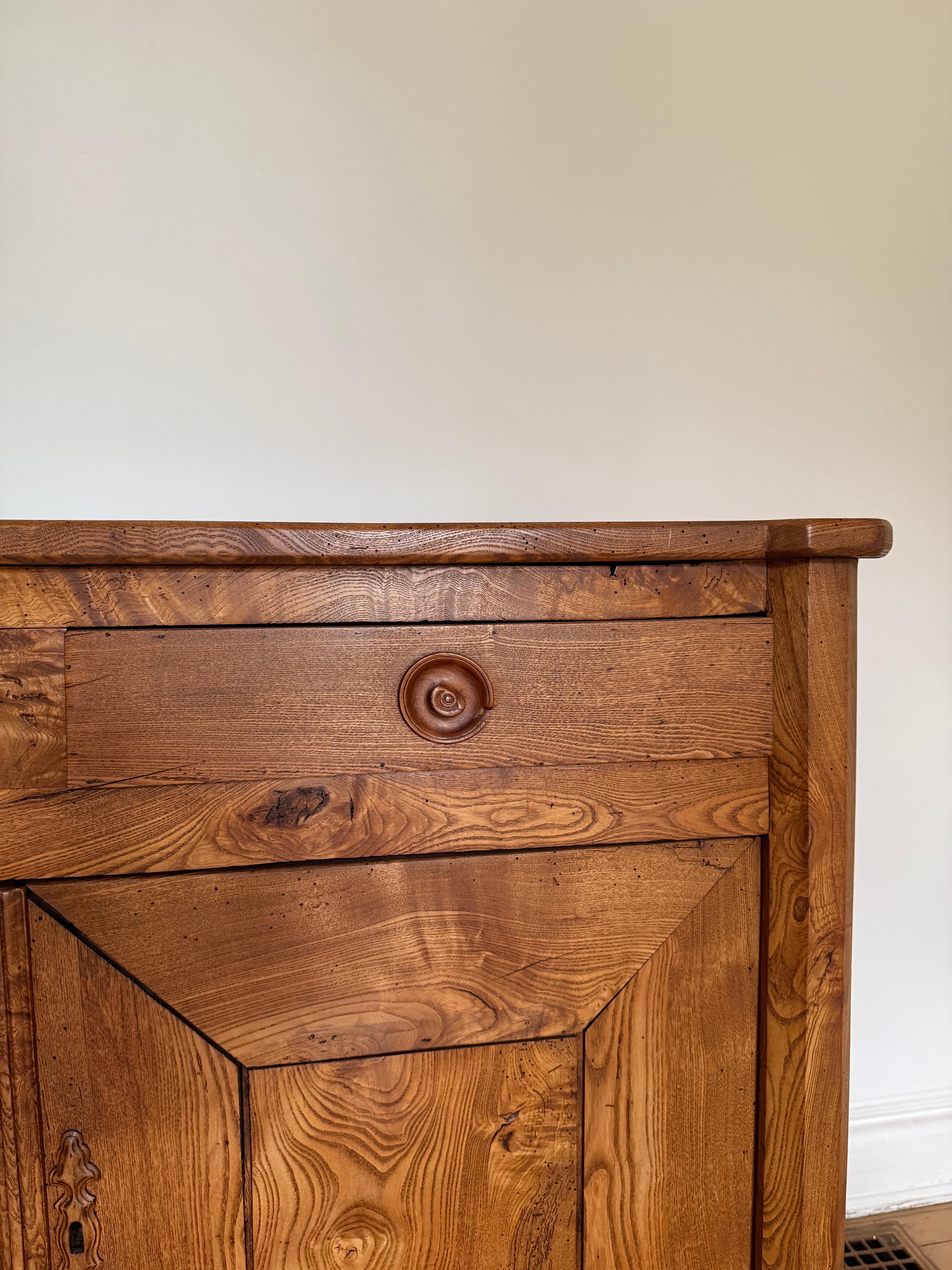 Early 19th Century Charles X French Burr Elm Wood Buffett For Sale 1