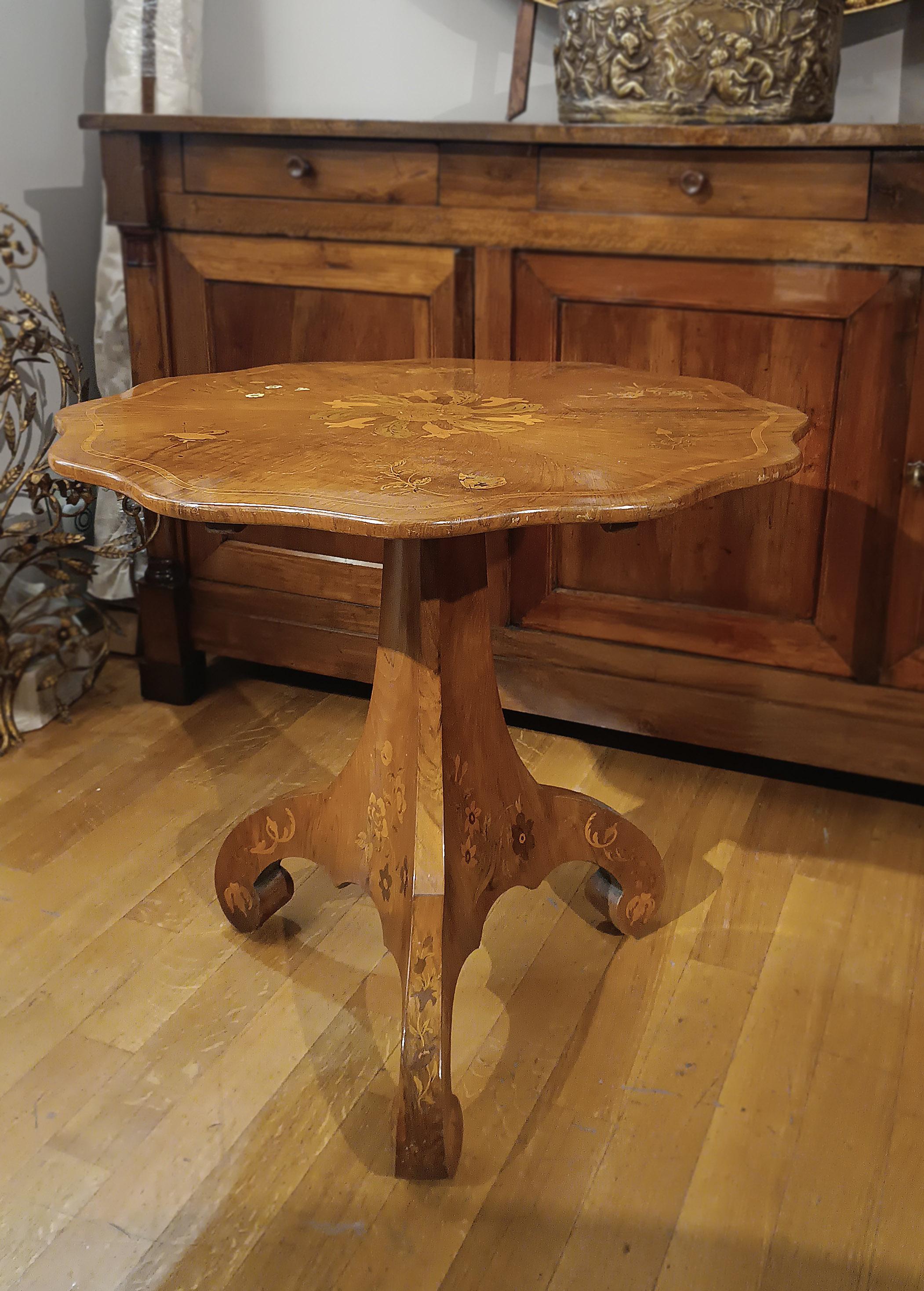 EARLY 19th CENTURY CHARLES X INLAID “SAIL” TABLE in vendita 3