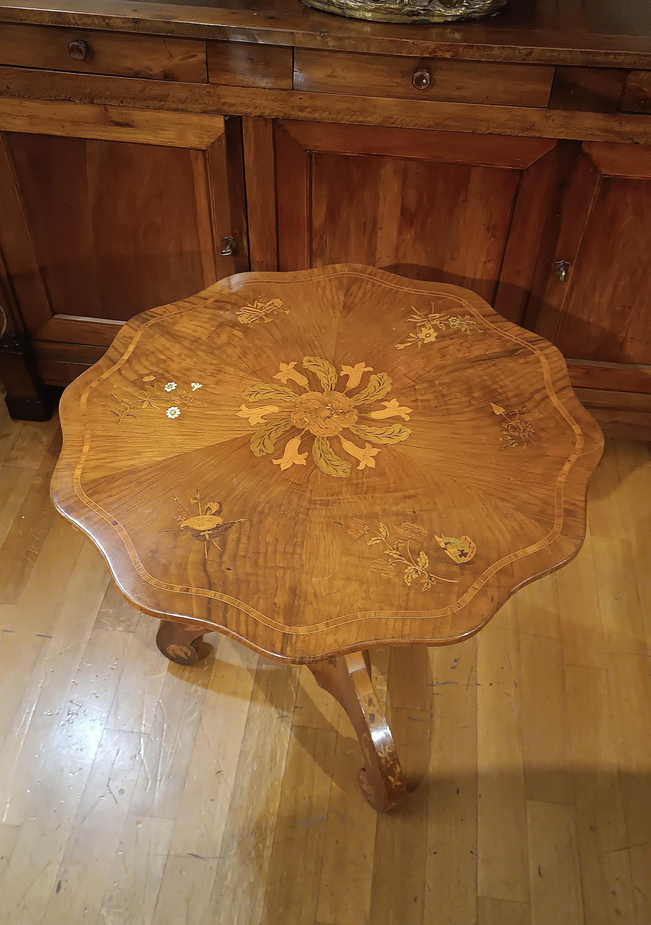 Carlo X EARLY 19th CENTURY CHARLES X INLAID “SAIL” TABLE in vendita