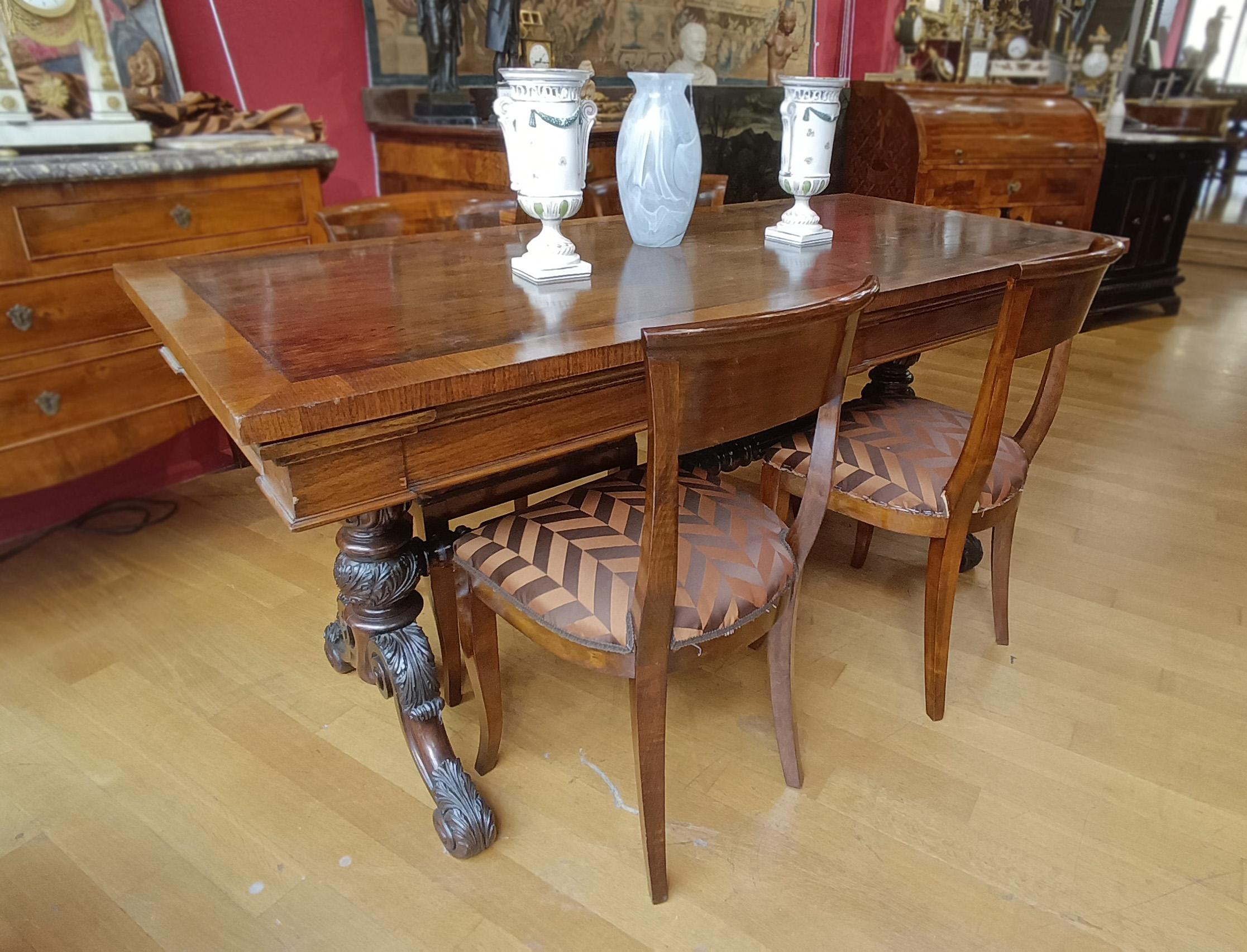 TABLE D'ÉCRITURE EN NOYER CHARLES X DE LA PREMIÈRE ANNEE DU 19e SIÈCLE en vente 2