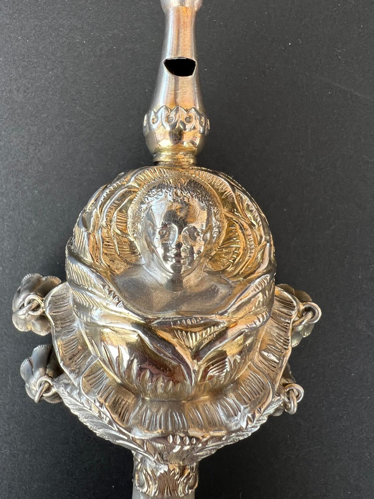 Early 19th Century Chased Silver Rattle With Whistle In Good Condition In CANNES, FR
