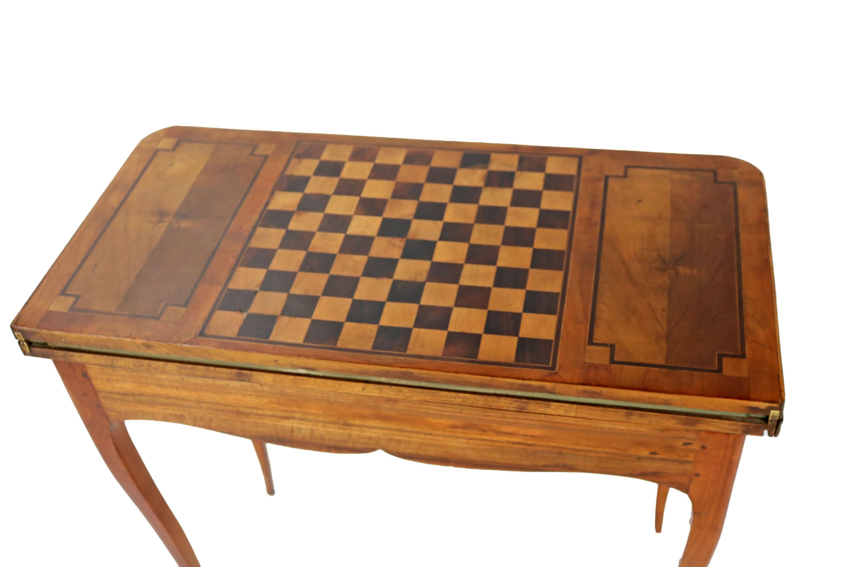 Polished Early 19th Century Cherry And Walnut Card Table For Sale