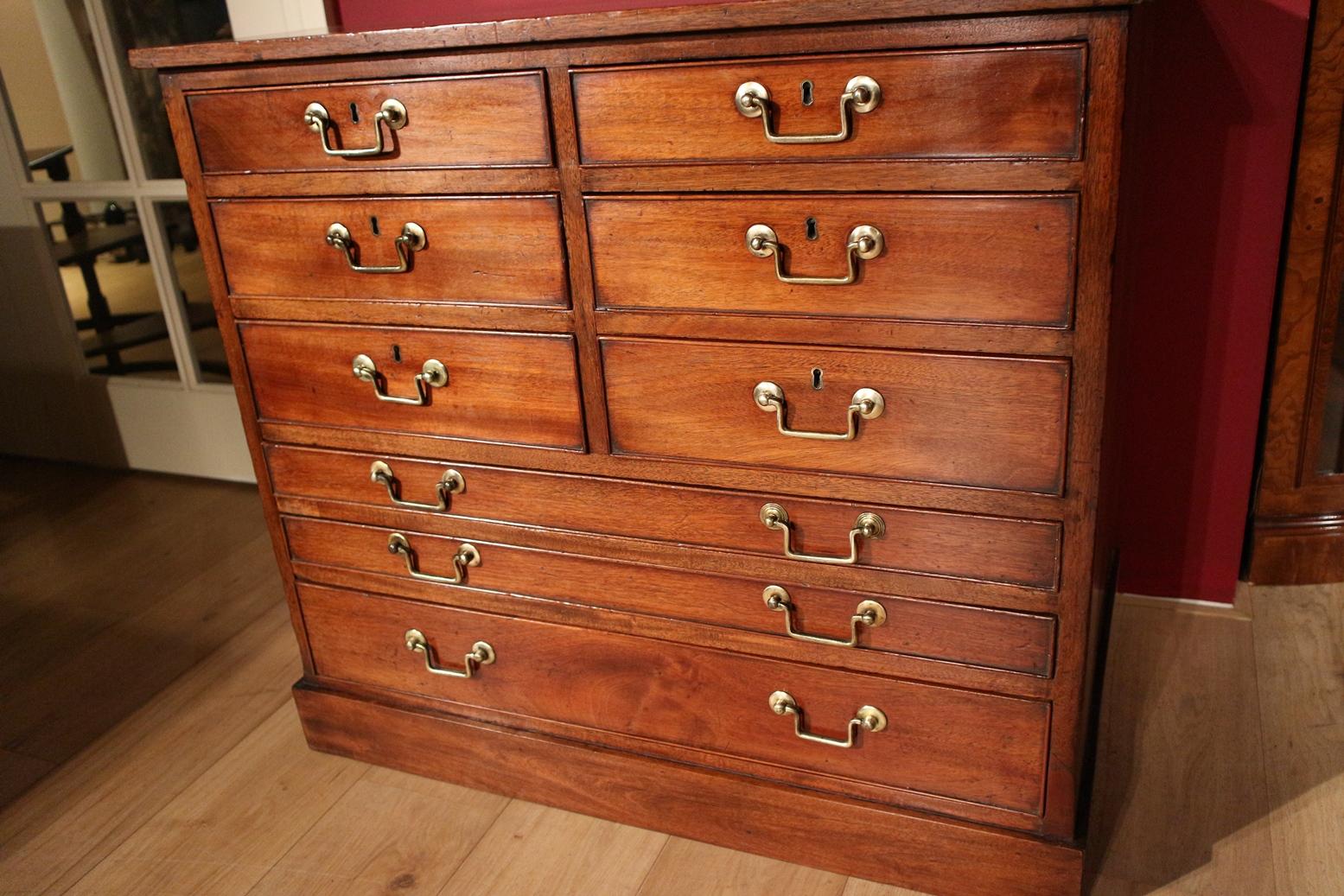 Mid-19th Century Early 19th Century Chest of Drawers For Sale