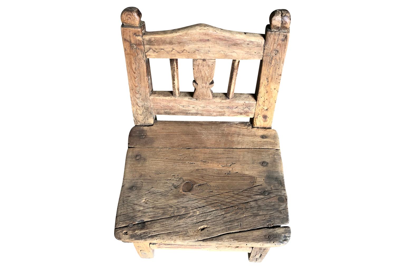 Pine Early 19th Century Child's Chair For Sale