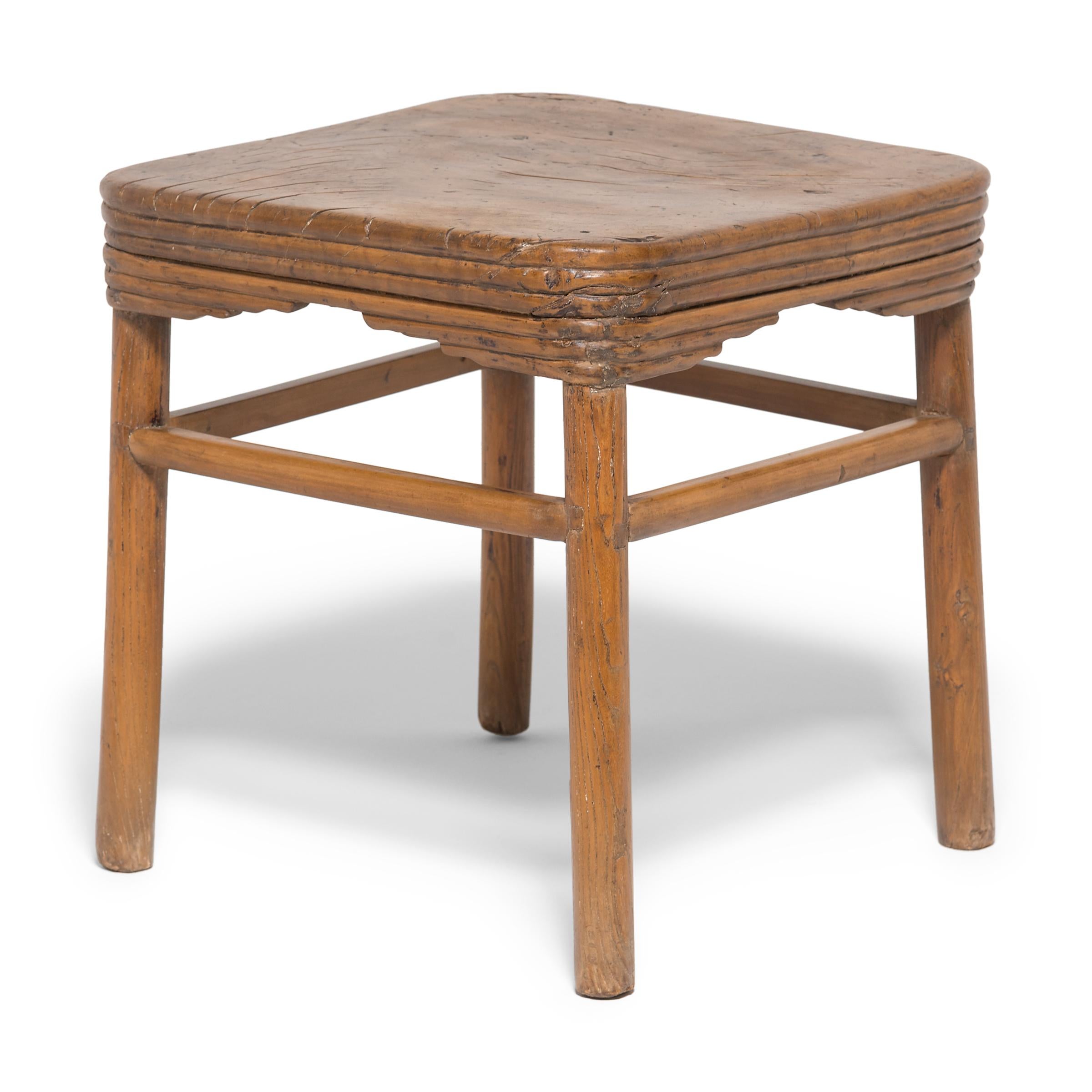 Early 19th Century Chinese Burled Top Feng Deng Stool In Good Condition In Chicago, IL