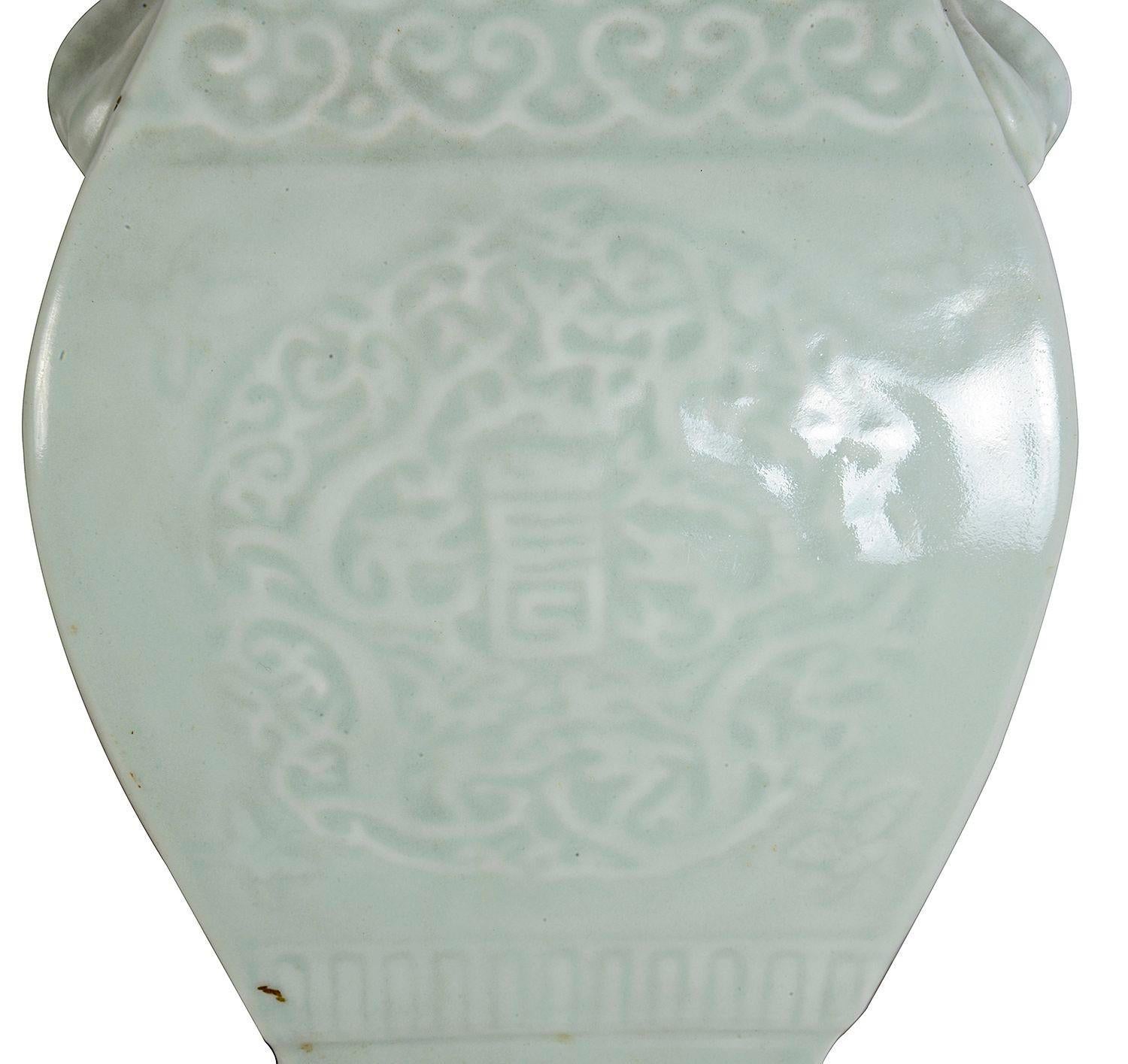 Jarrón/lámpara de celadón chino de principios del siglo XIX Pintado a mano en venta