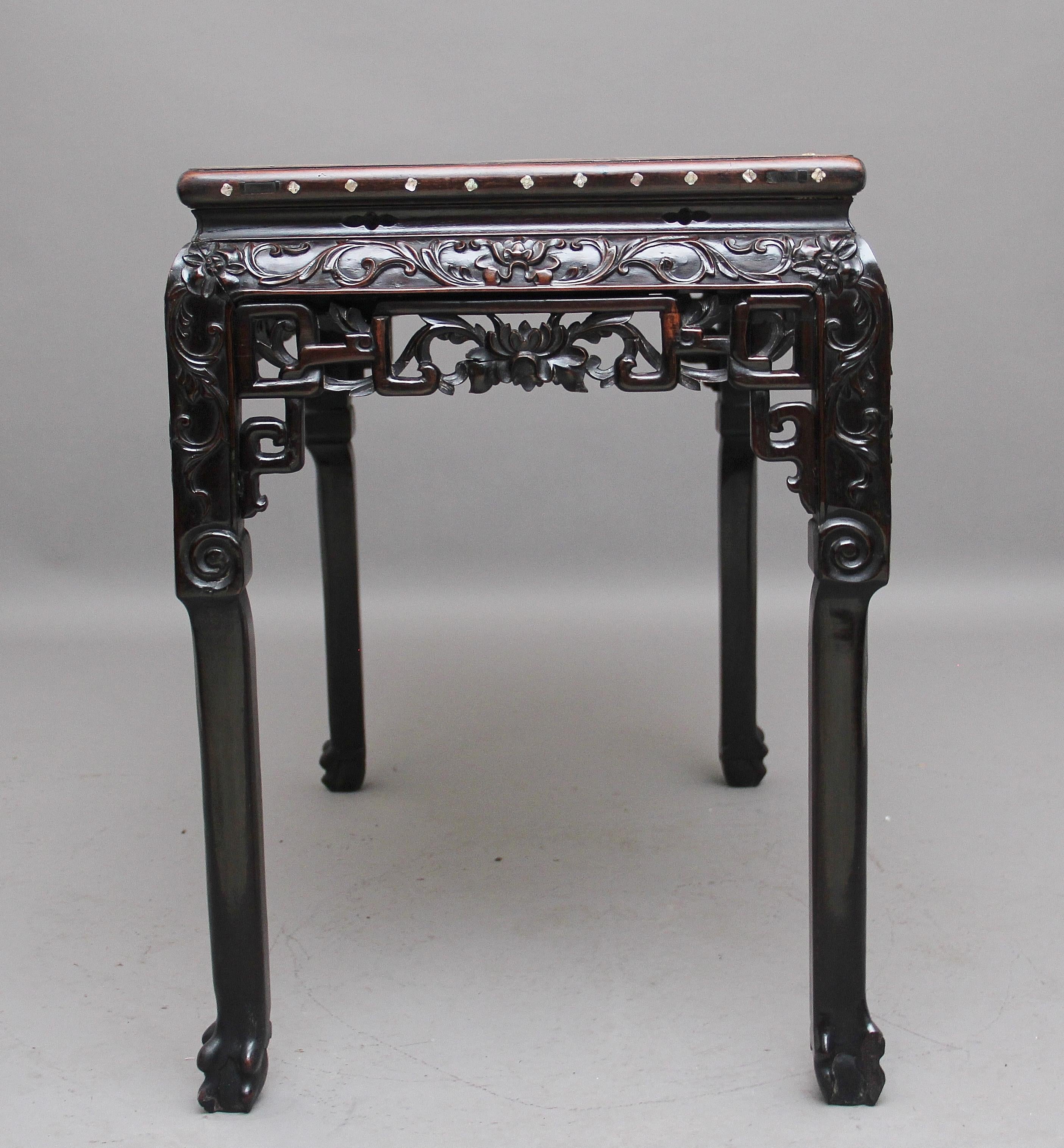 Chinois Table de centre de table chinoise du début du XIXe siècle en vente