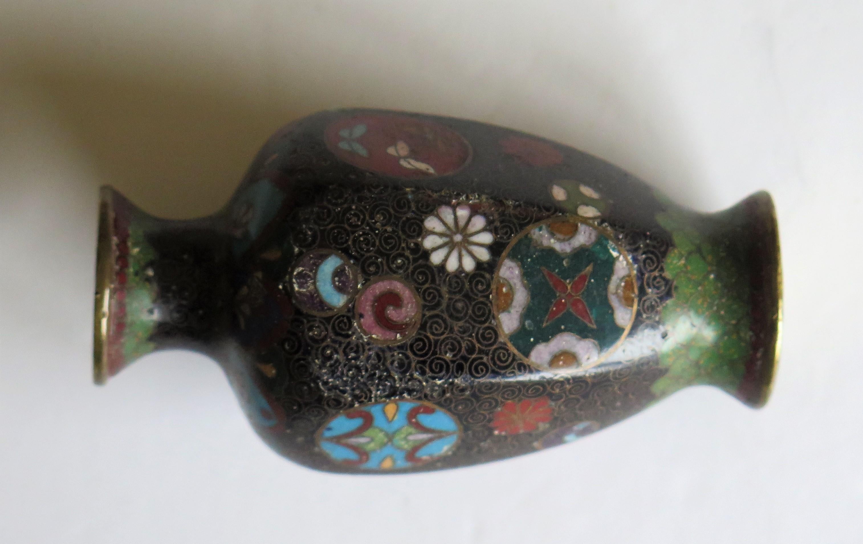 Kleine japanische Cloisonné-Vase aus dem 19. Jahrhundert, Meiji-Periode  im Angebot 8