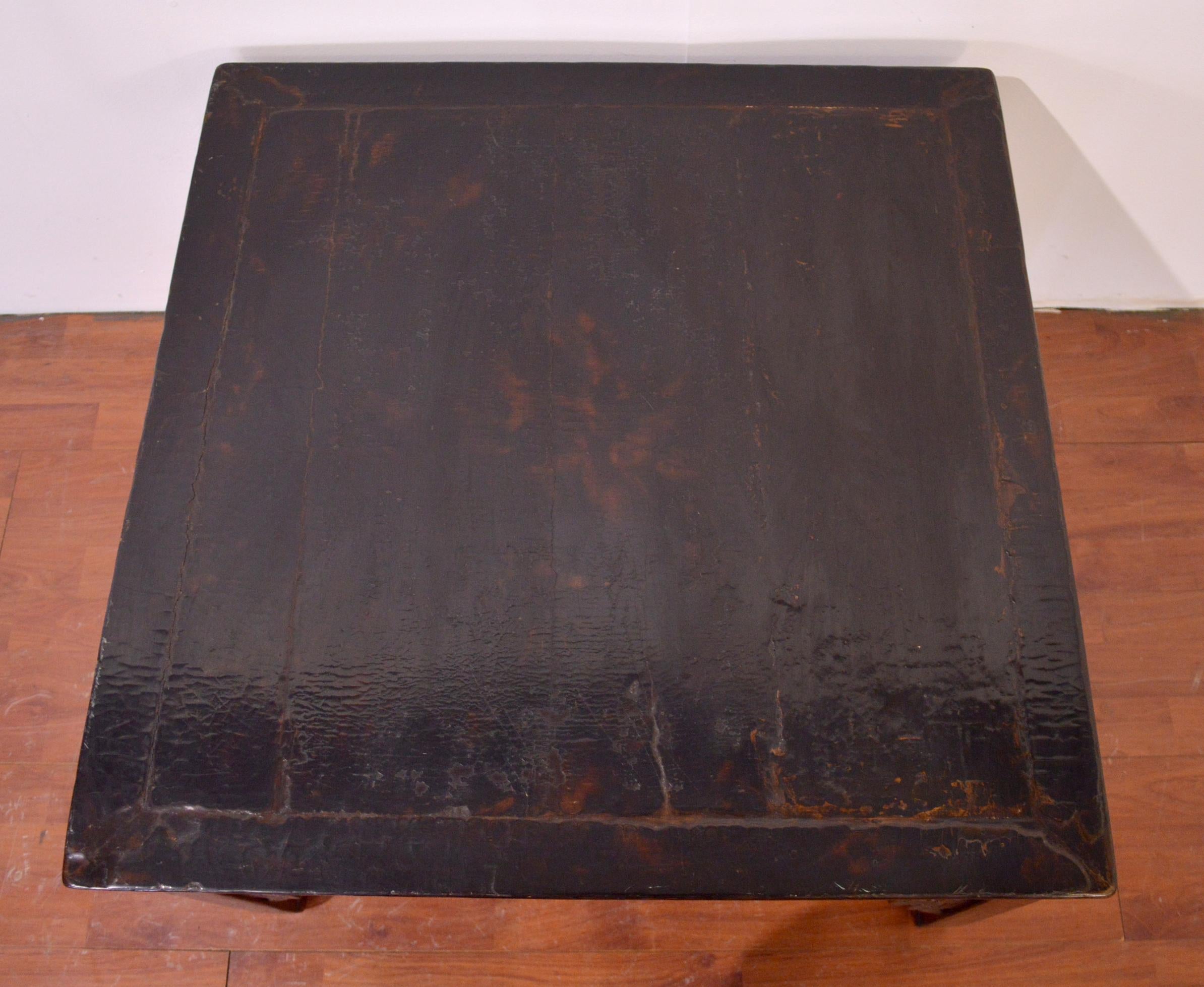 Early 19th Century Chinese Coffe Table - Elm Wood In Excellent Condition In CILAVEGNA, IT