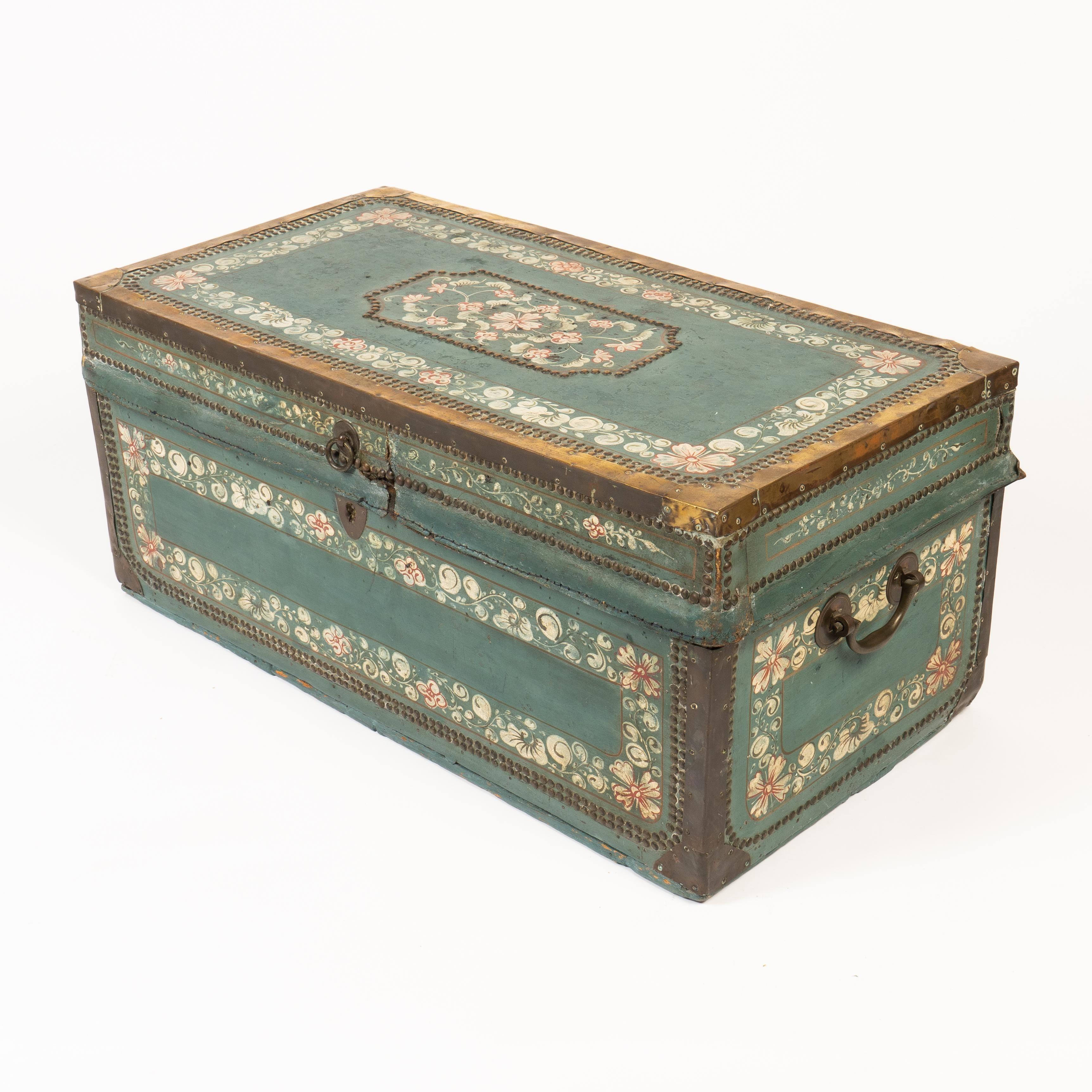 Early 19th Century Chinese Decorated Blue Leather Covered Wood Trunk For Sale 4