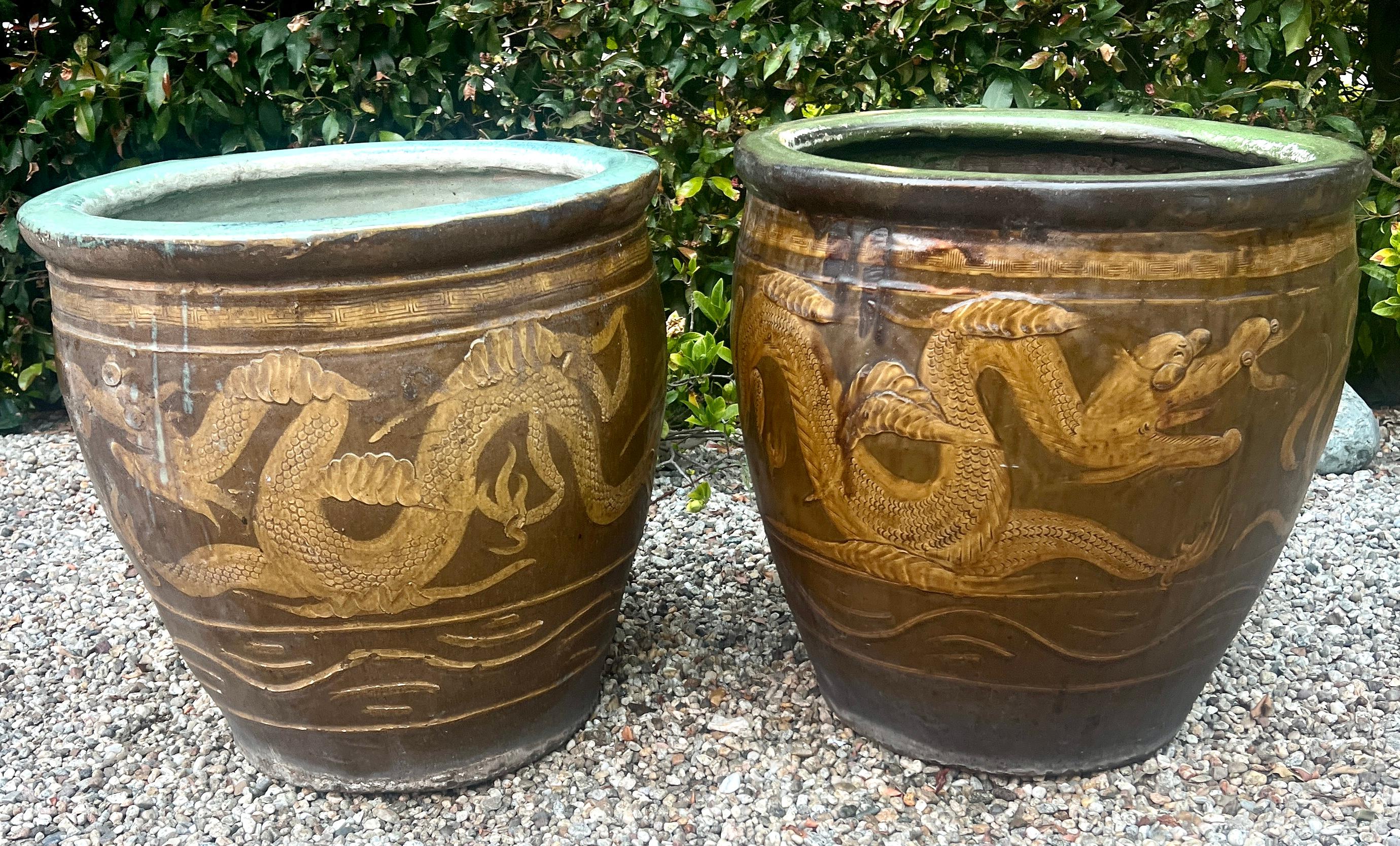 Jarre ou jardinière en faïence chinoise du début du 19e siècle en vente 2