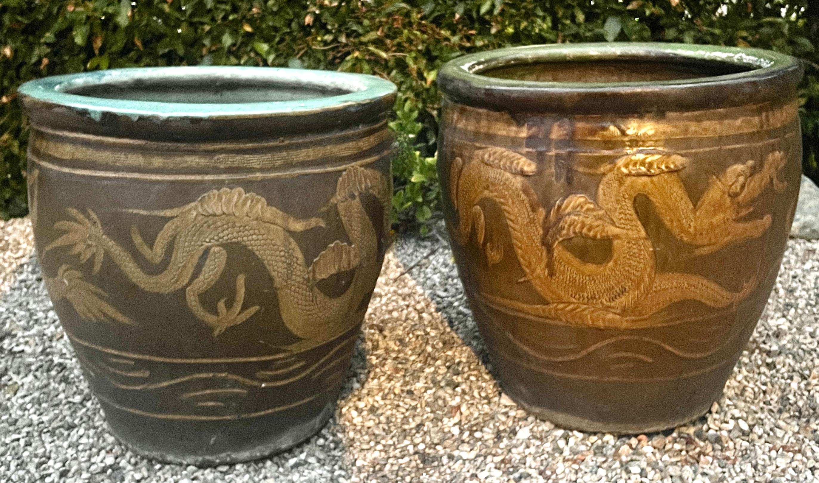 Jarre ou jardinière en faïence chinoise du début du 19e siècle en vente 5