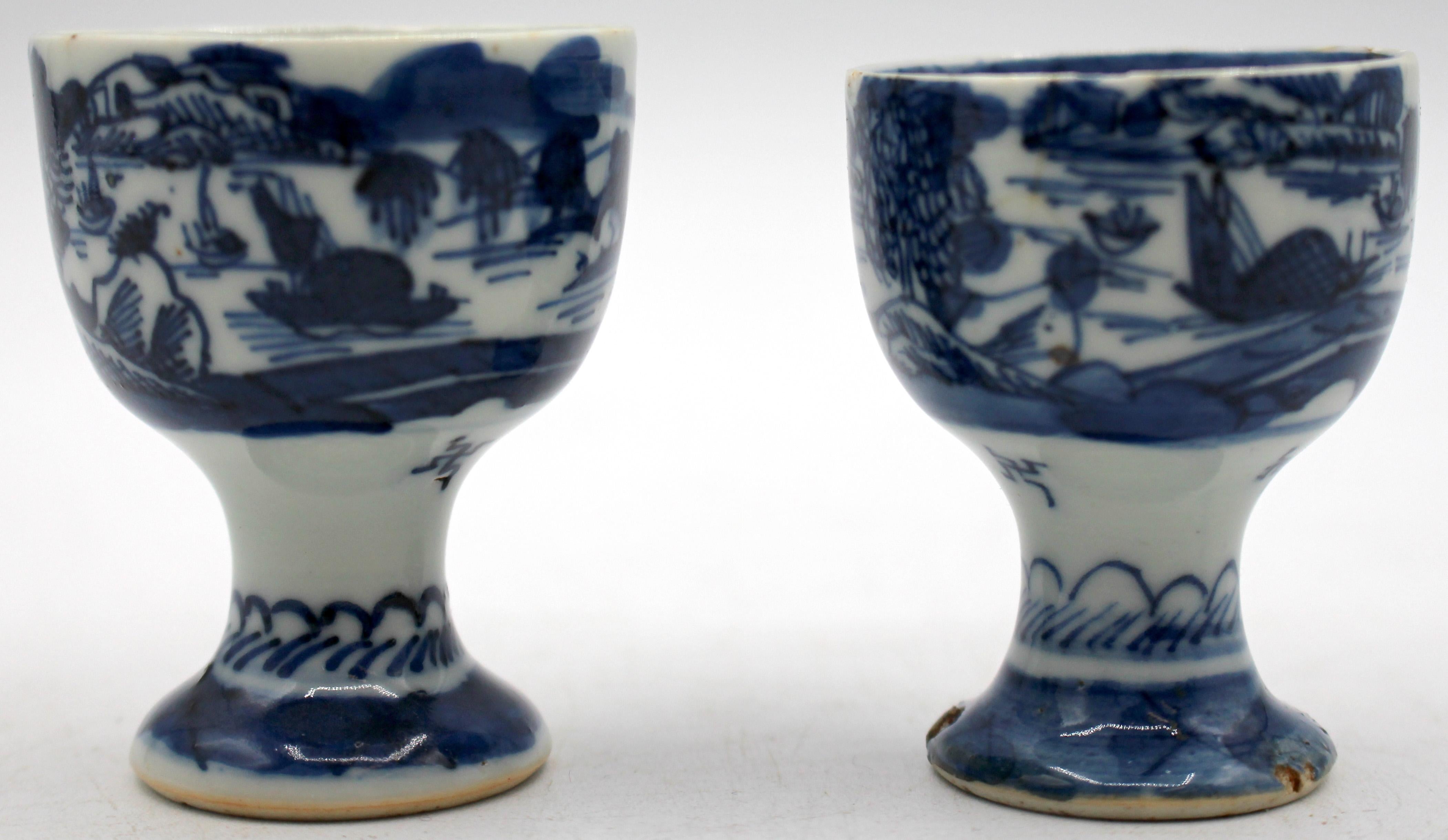 Early 19th Century Chinese Export Blue Canton Pair of Egg Cups In Good Condition For Sale In Chapel Hill, NC