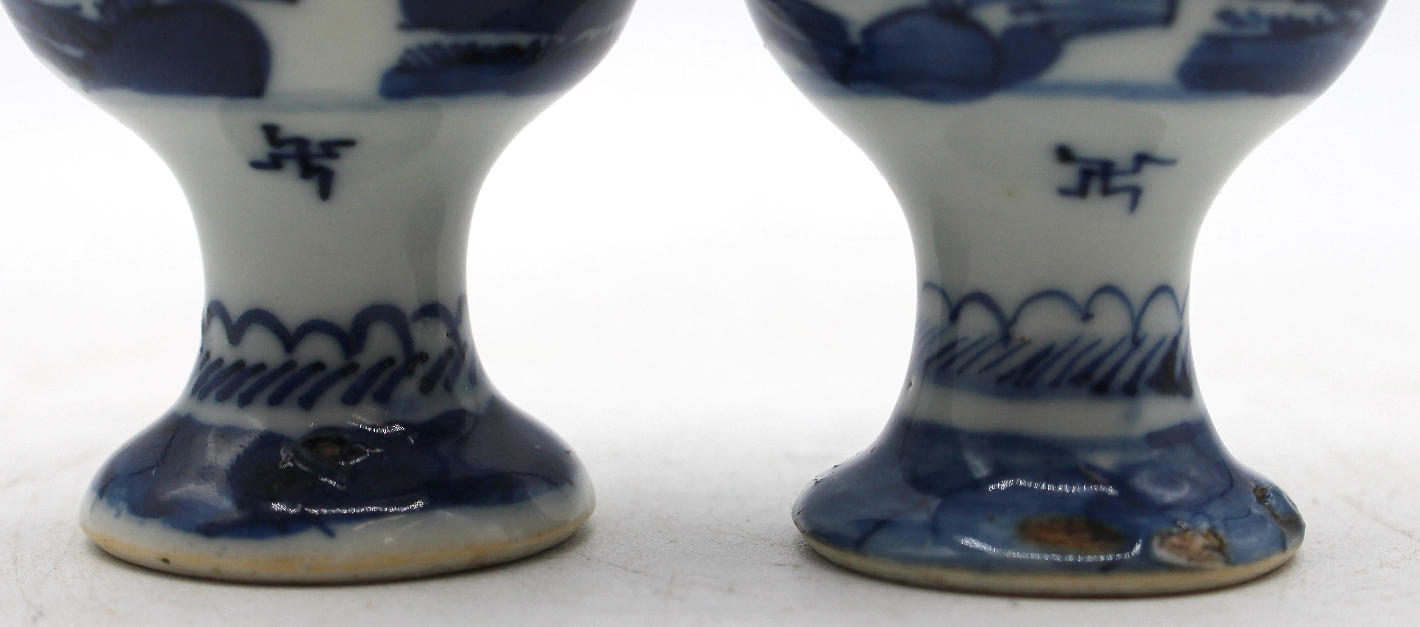 Early 19th Century Chinese Export Blue Canton Pair of Egg Cups For Sale 4
