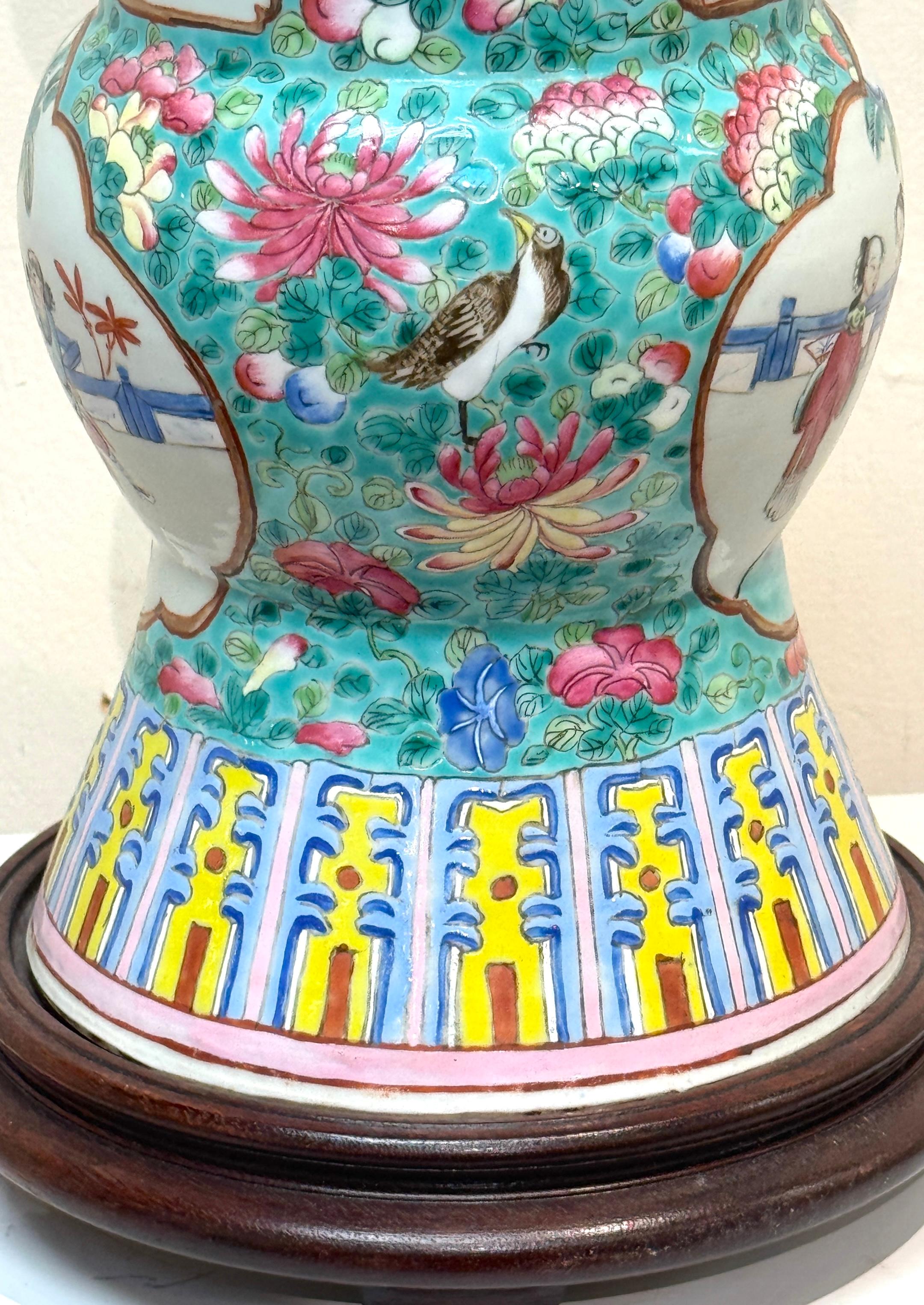 Forma Gu de exportación china de principios del siglo XIX de estilo rosa familiar (Fencai), ahora como lámpara en venta 10