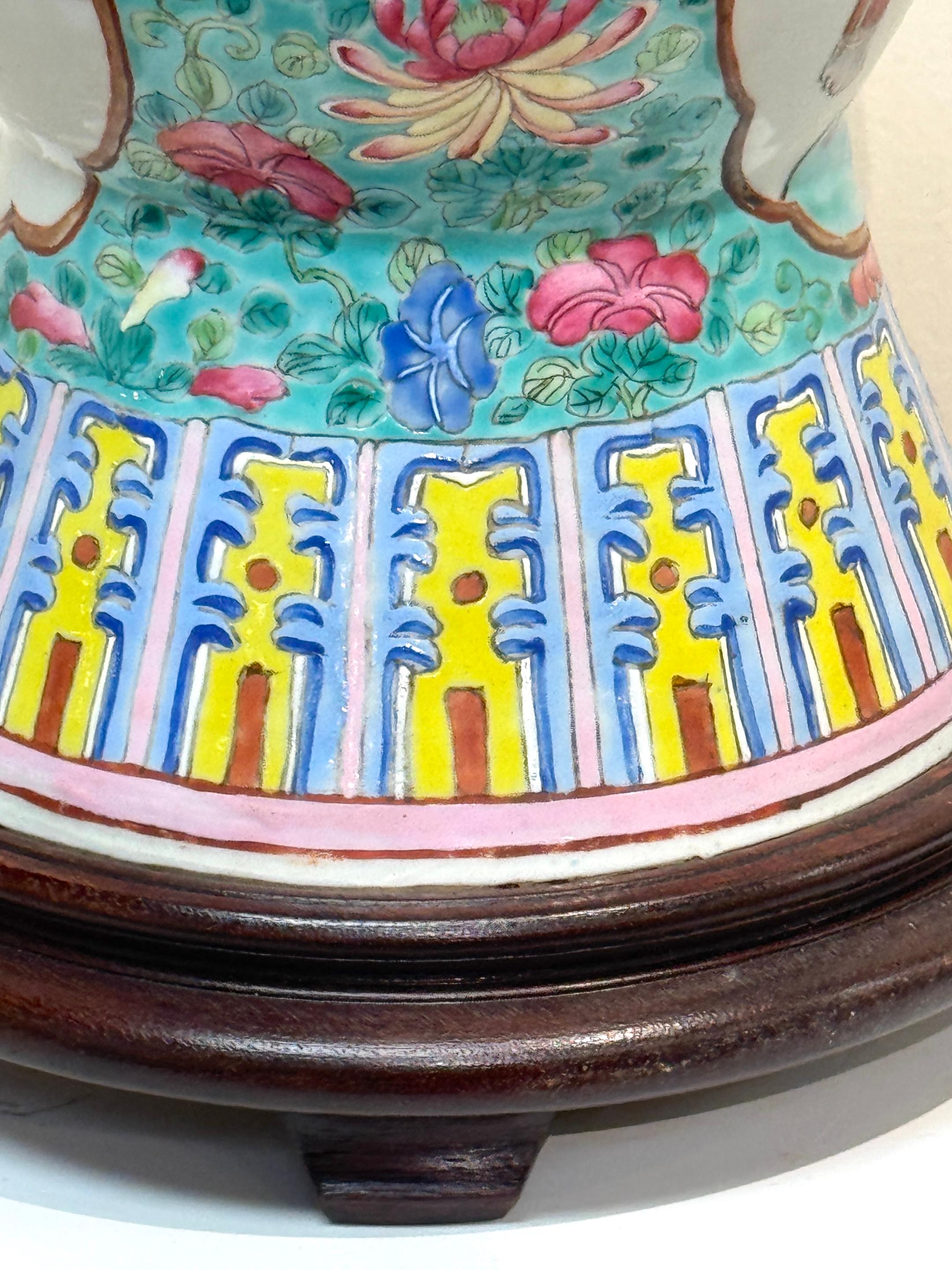 Forma Gu de exportación china de principios del siglo XIX de estilo rosa familiar (Fencai), ahora como lámpara en venta 11