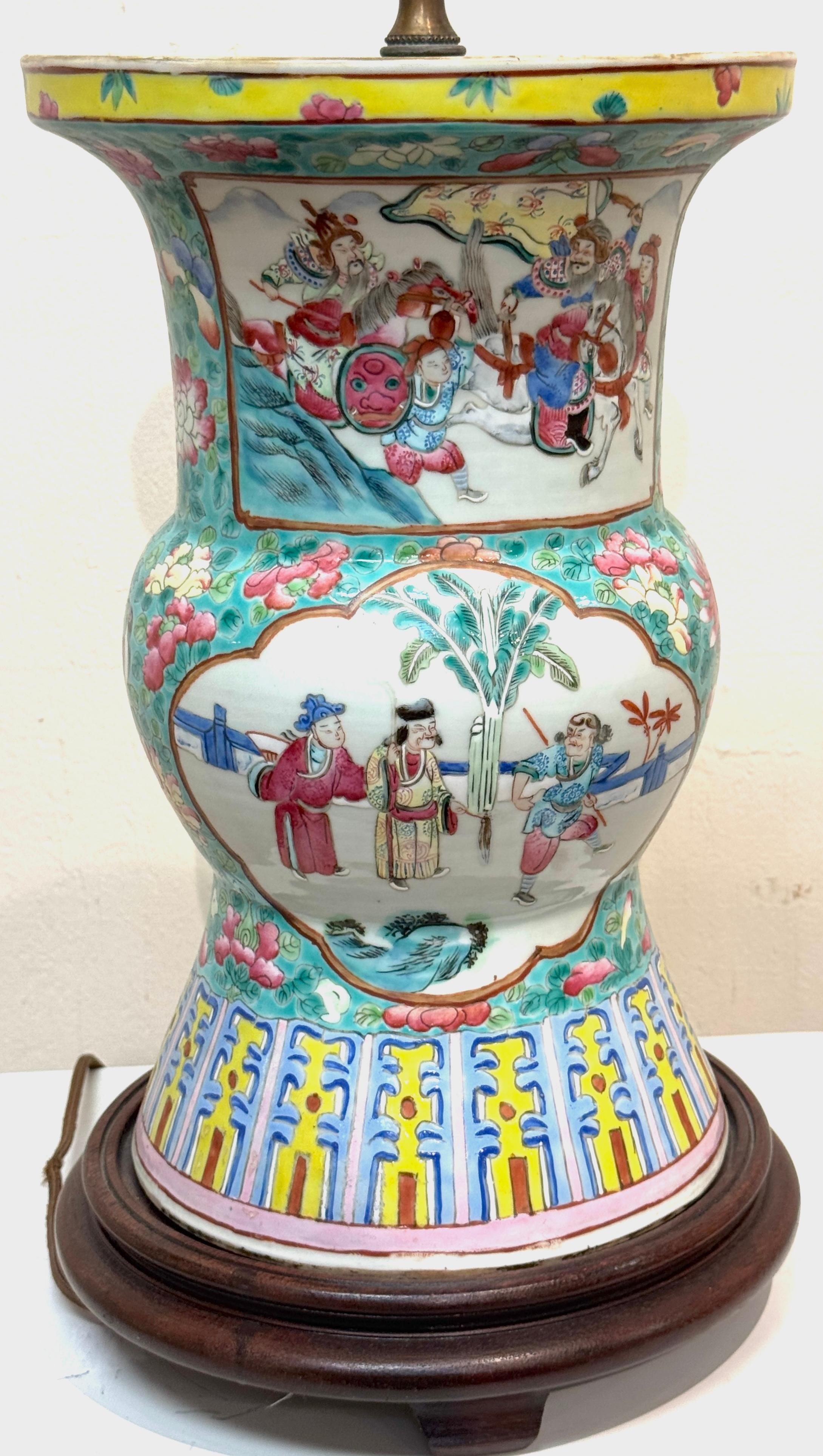 Forma Gu de exportación china de principios del siglo XIX de estilo rosa familiar (Fencai), ahora como lámpara en venta 12