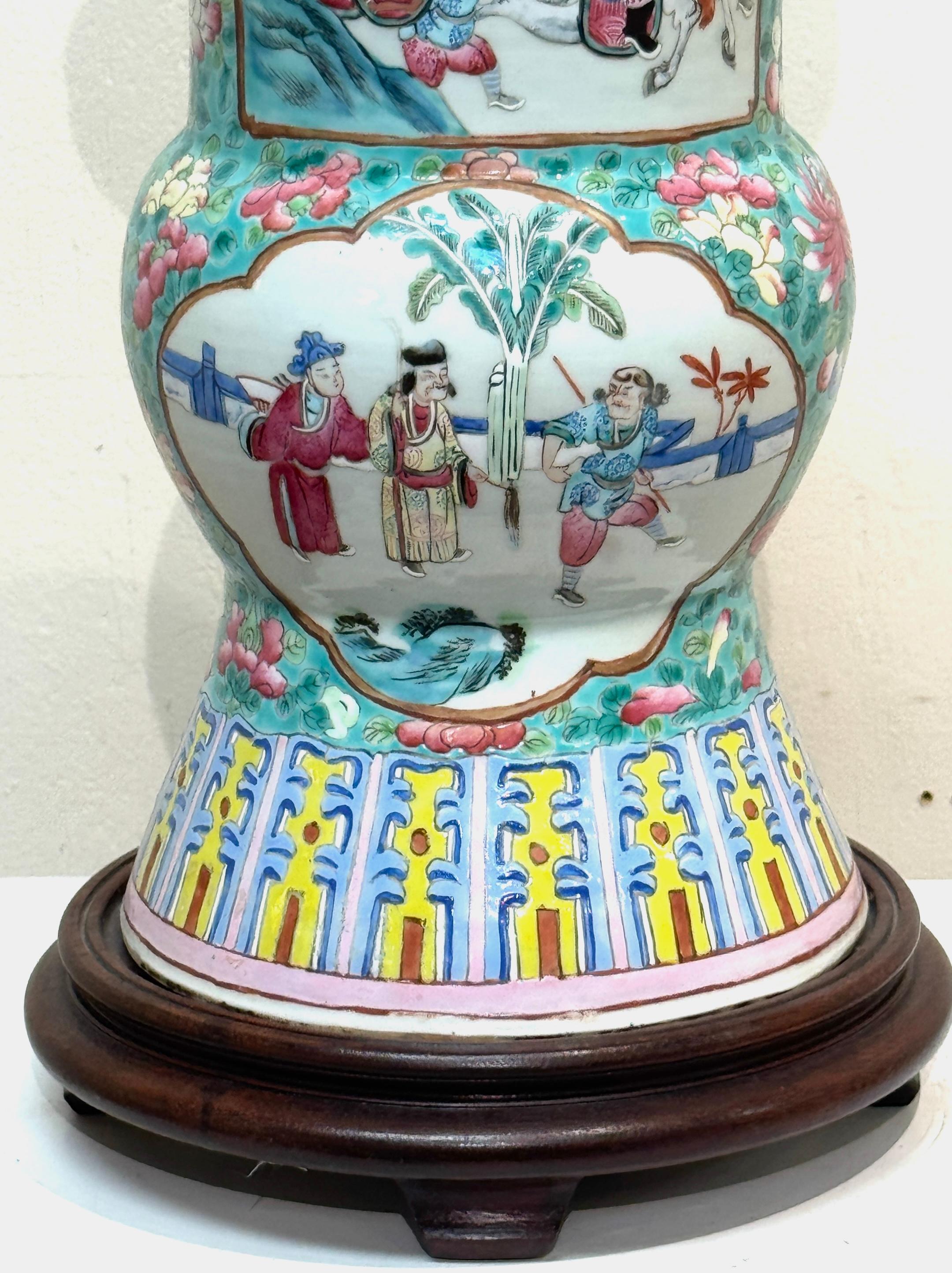 Forma Gu de exportación china de principios del siglo XIX de estilo rosa familiar (Fencai), ahora como lámpara Chino en venta