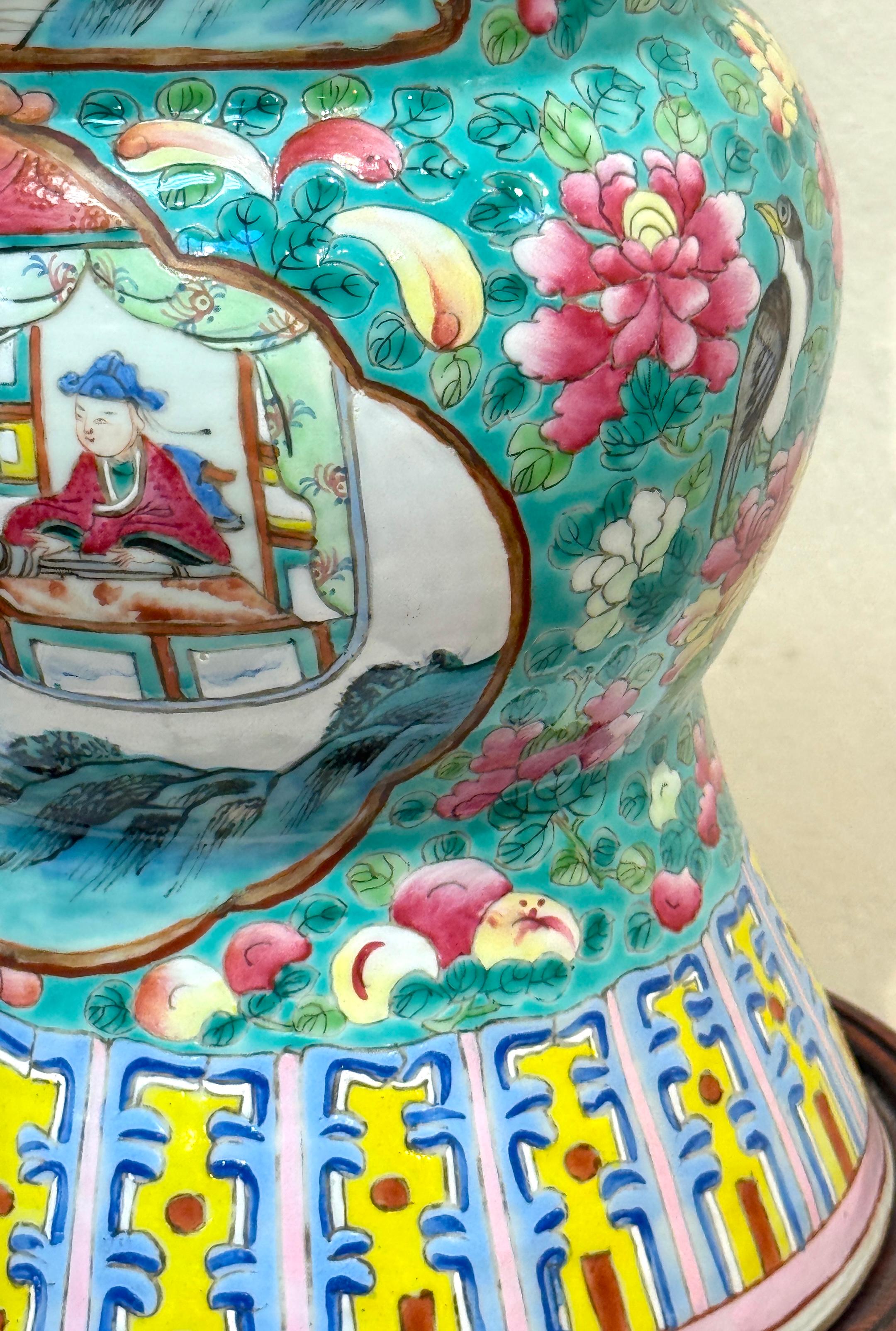Forma Gu de exportación china de principios del siglo XIX de estilo rosa familiar (Fencai), ahora como lámpara en venta 2