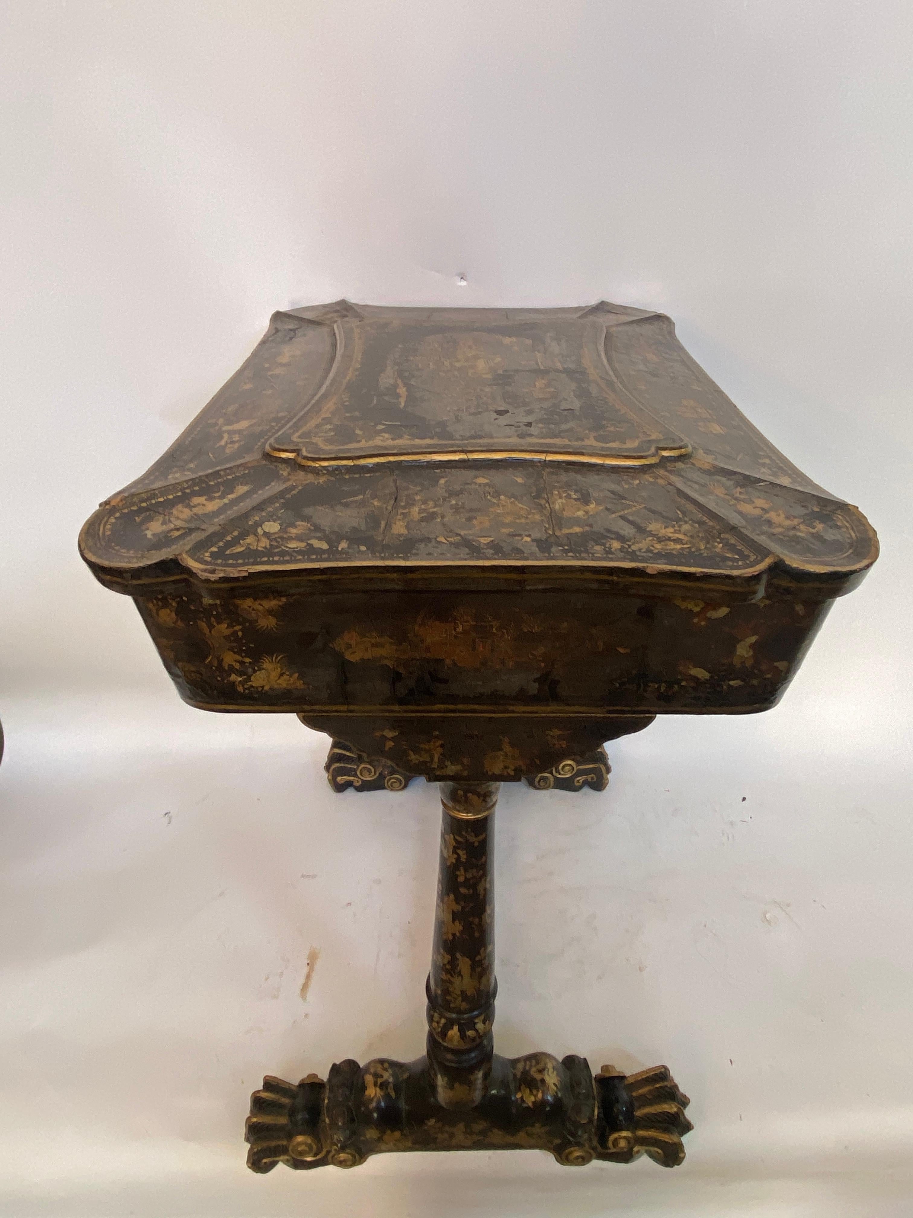 Early 19th Century Chinese Export Lacquer and Gilt Sew Working Table For Sale 7