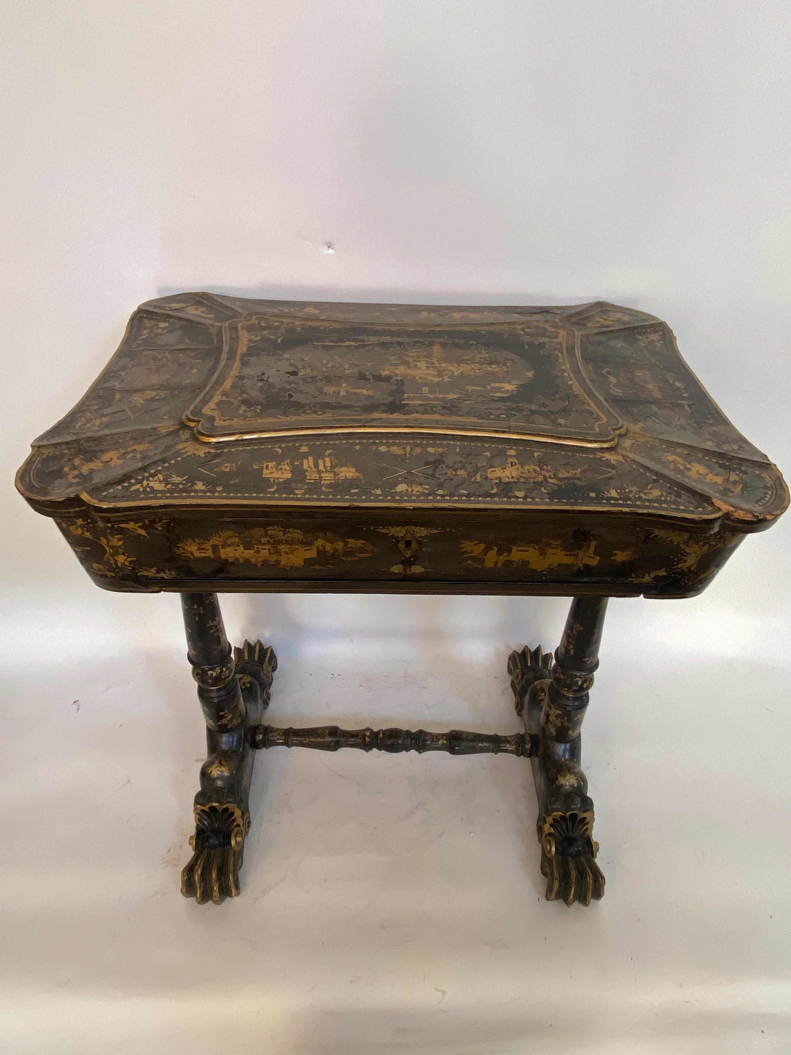 Early 19th Century Chinese Export Lacquer and Gilt Sew Working Table For Sale 15