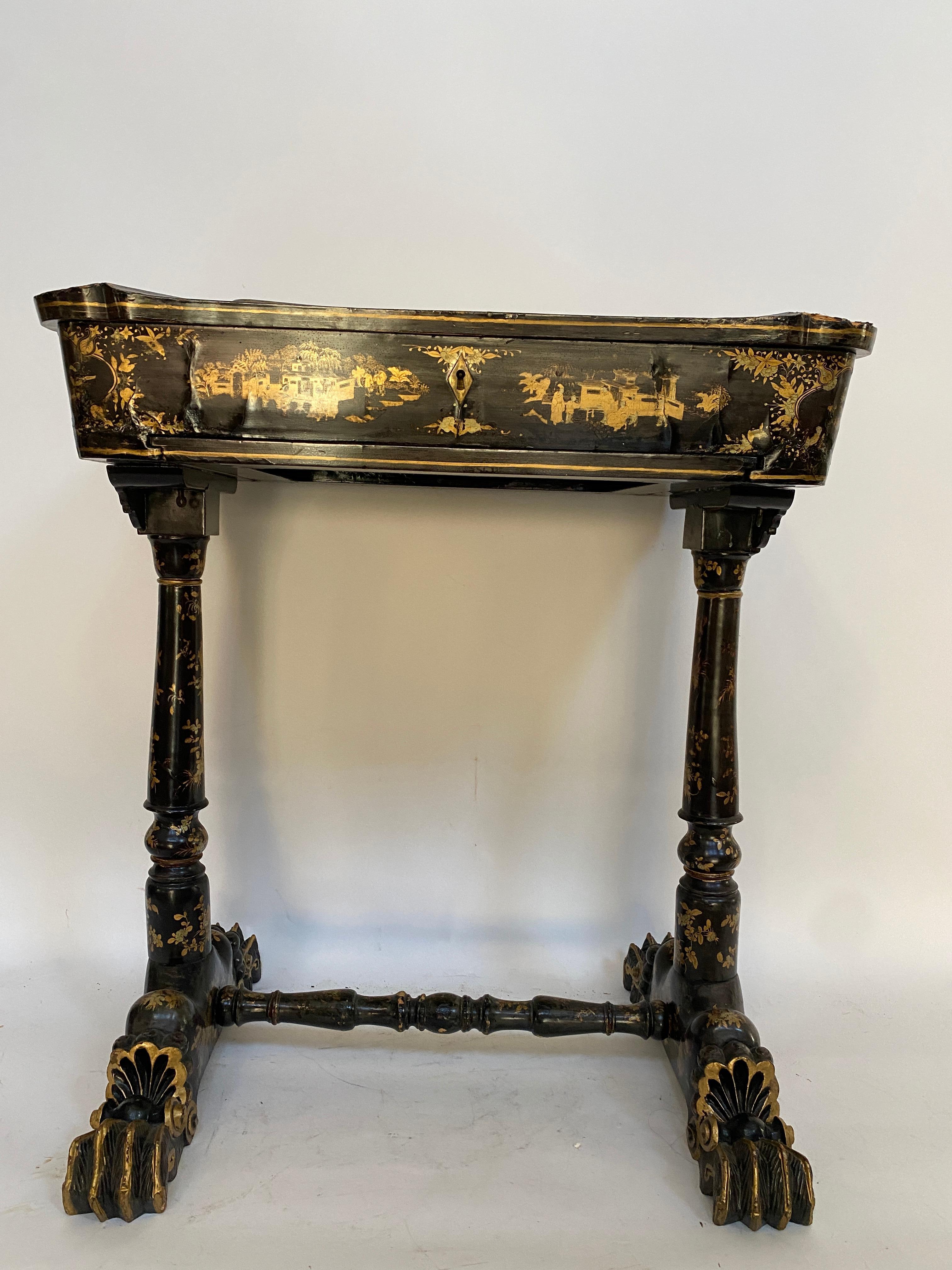 Qing Early 19th Century Chinese Export Lacquer and Gilt Sew Working Table For Sale