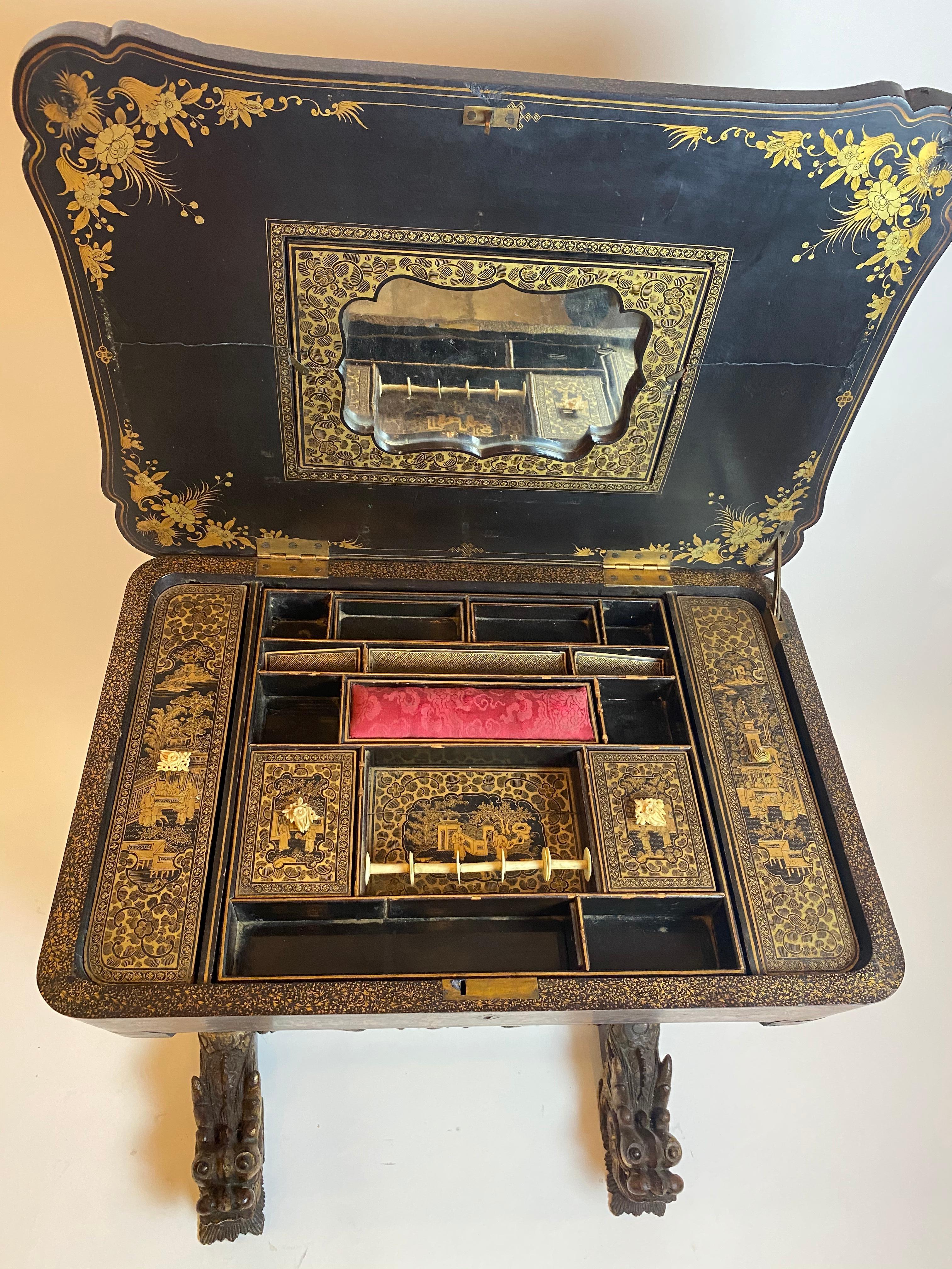 Early 19th Century Chinese Export Lacquer and Gilt Work Table For Sale 5